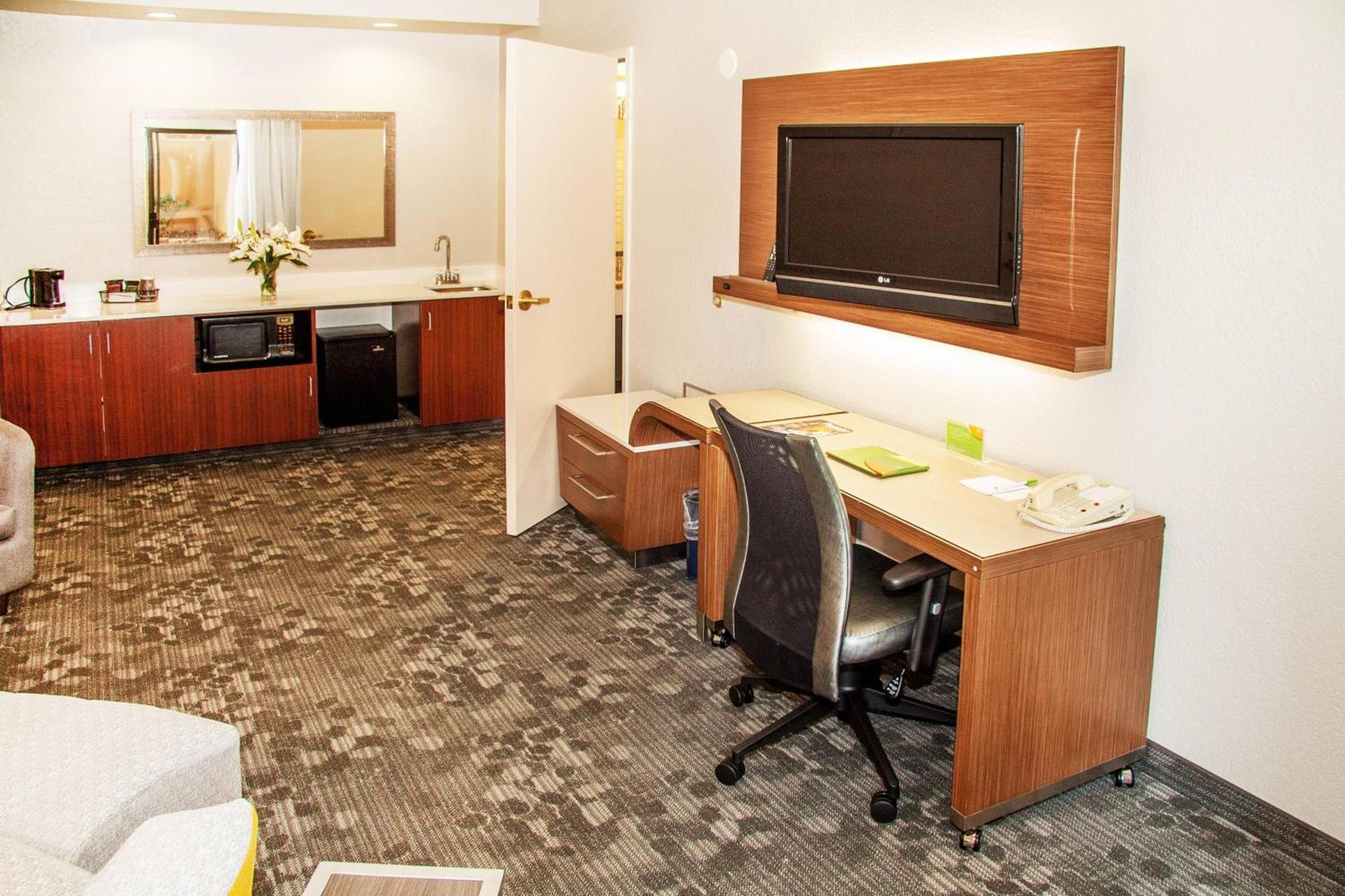 Courtyard by Marriott Rocky Mount photo 13