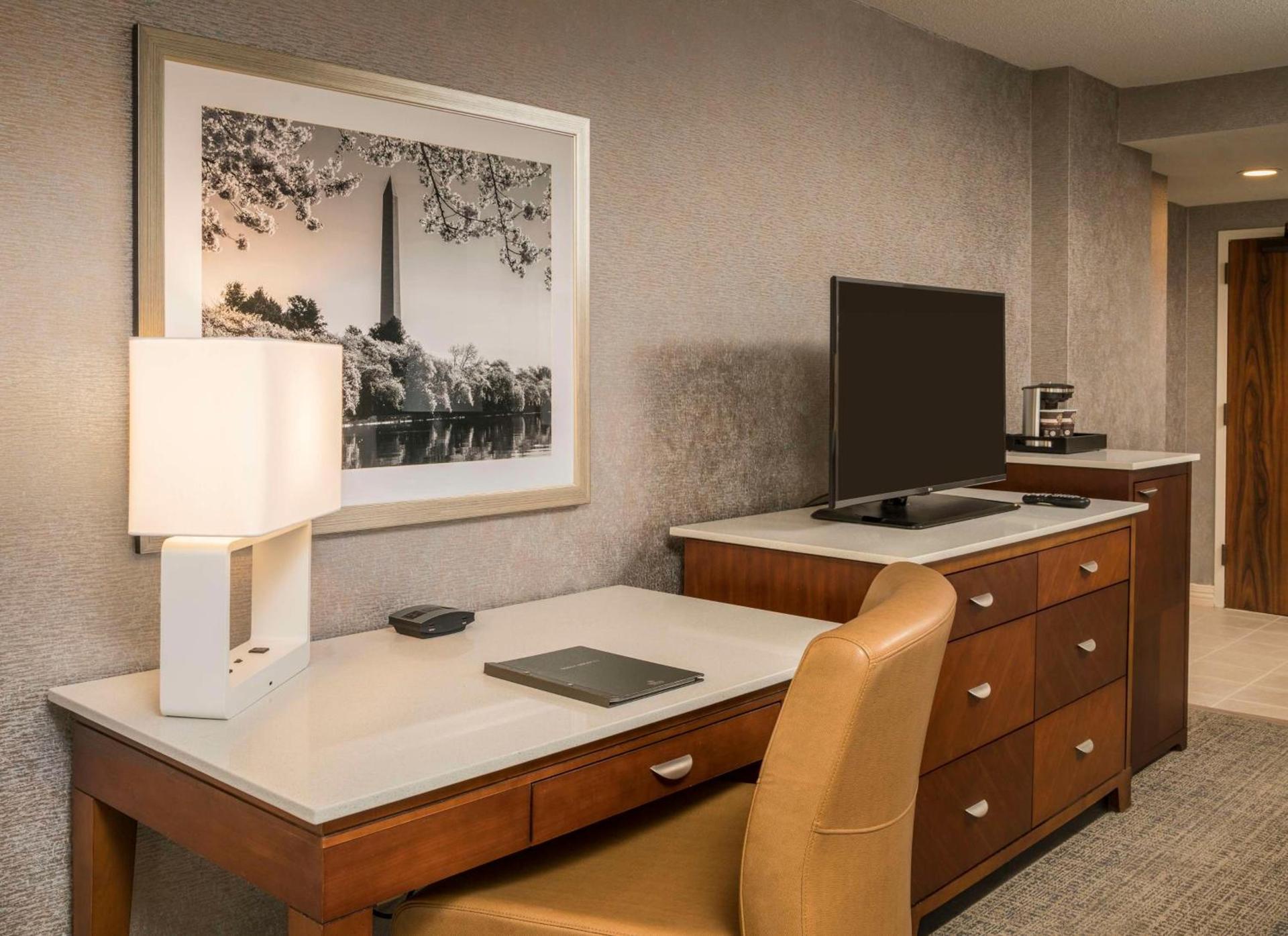 Hilton Washington DC/Rockville Hotel & Executive Meeting Center photo 30