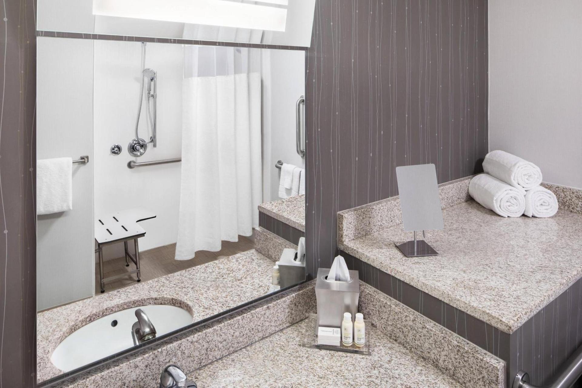 Courtyard By Marriott Jersey City Newport photo 12