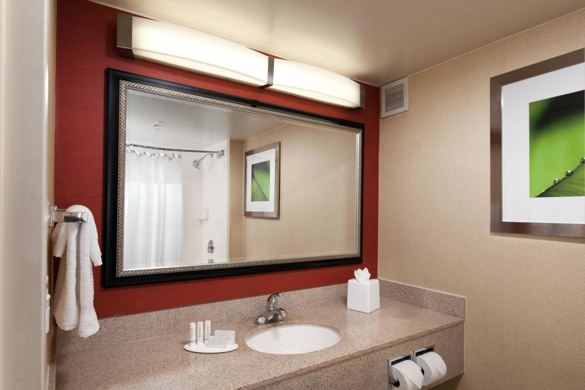 Courtyard by Marriott Baldwin Park photo 8
