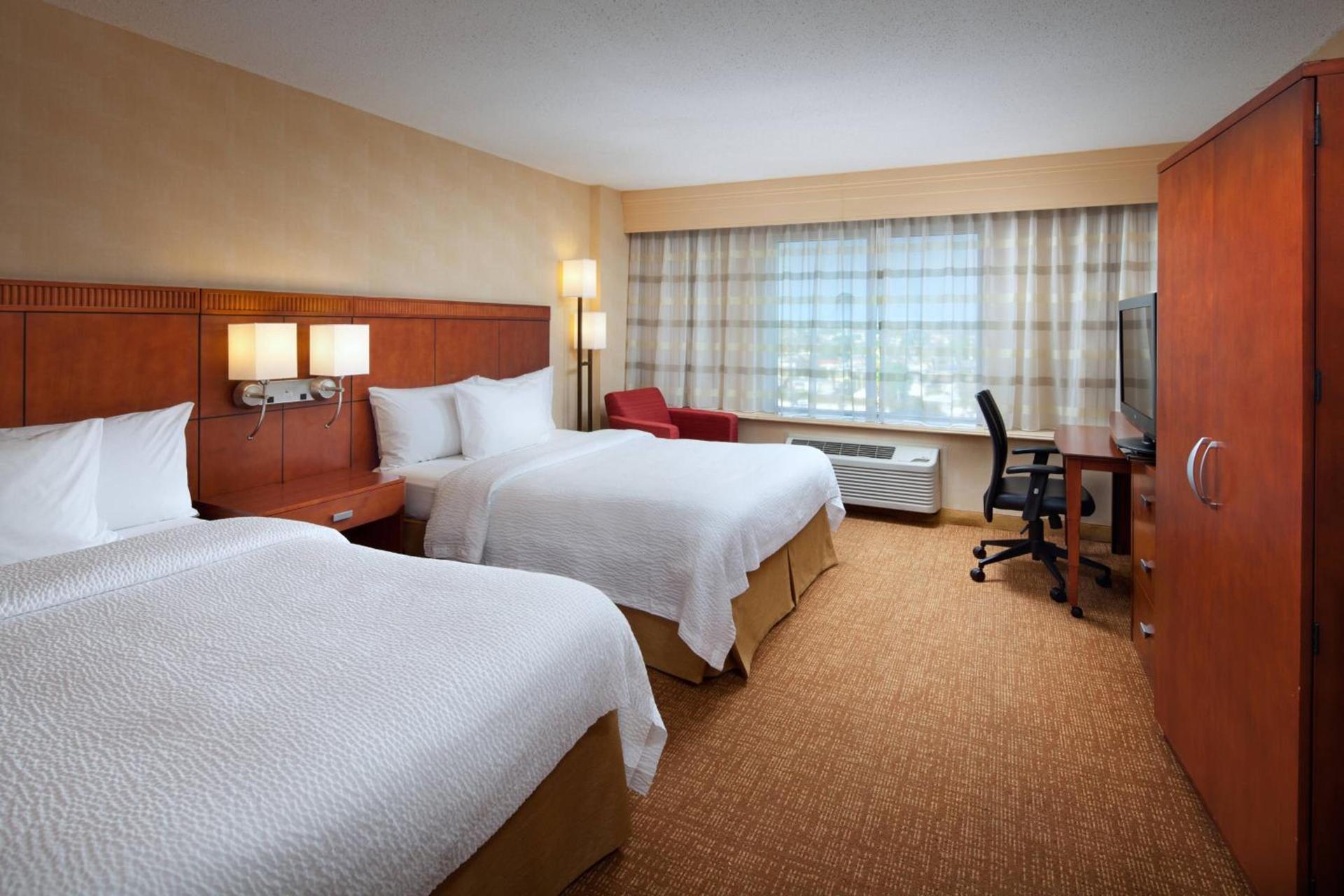 Courtyard by Marriott Baldwin Park photo 6