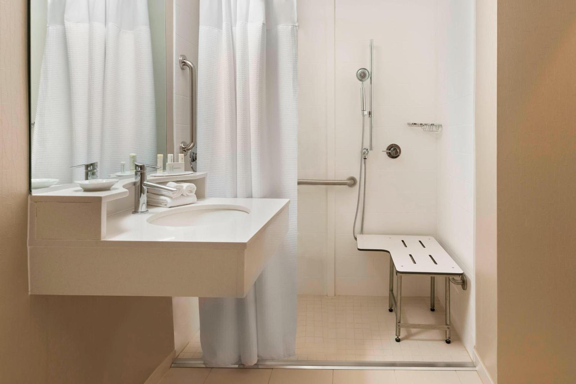 SpringHill Suites Indianapolis Carmel photo 11