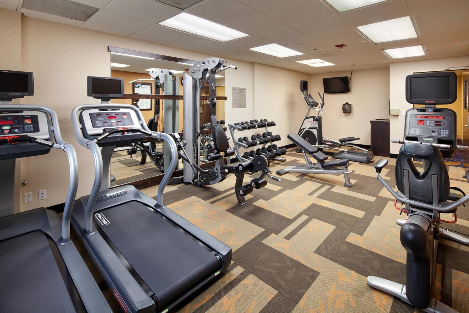 Courtyard by Marriott Baldwin Park photo 32