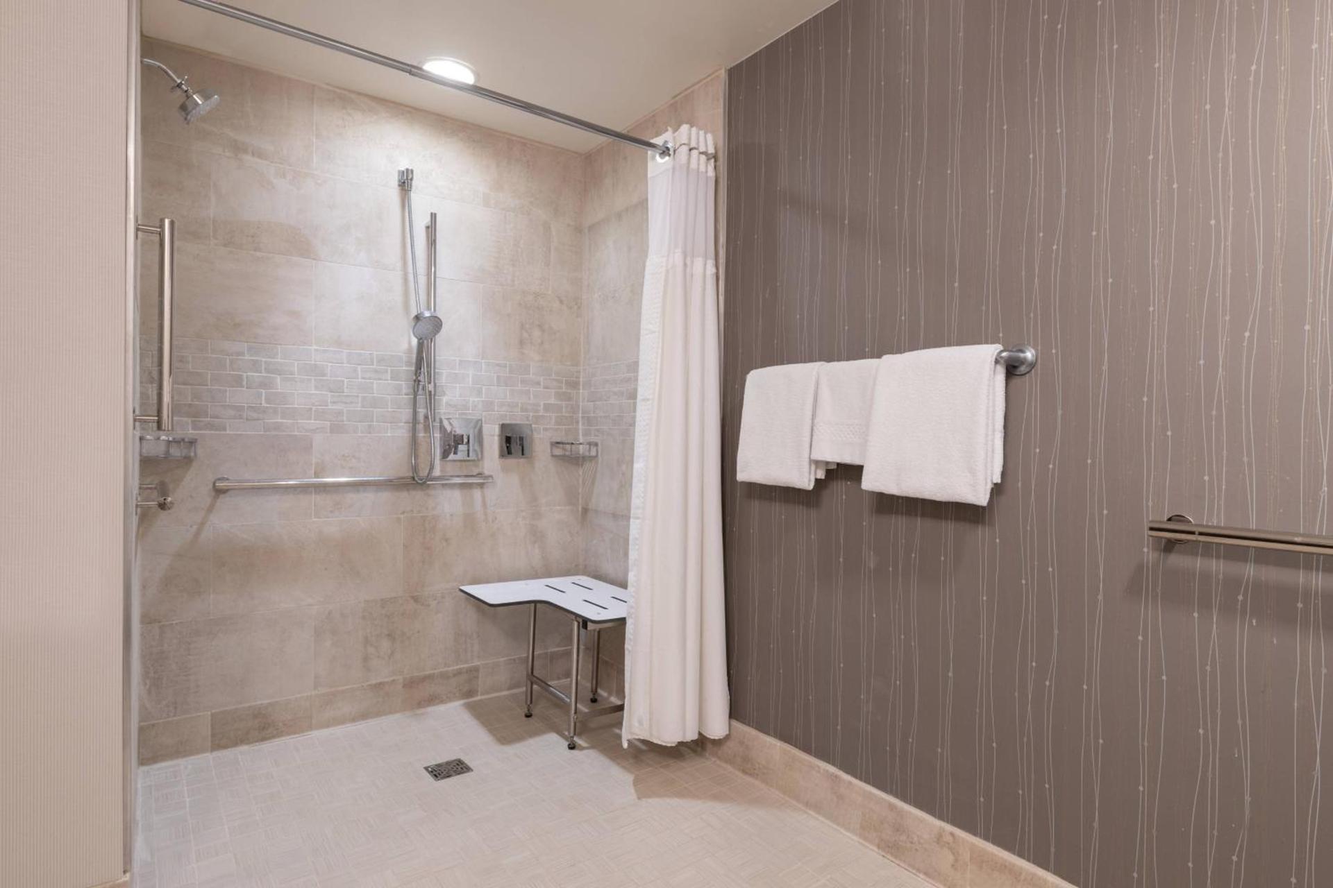 Courtyard by Marriott Newark-University of Delaware photo 16