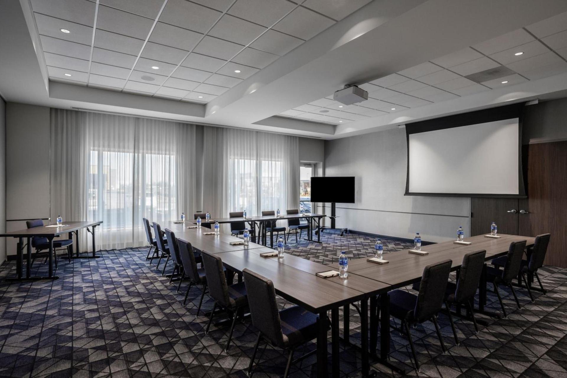 Courtyard by Marriott Indianapolis Fishers photo 48