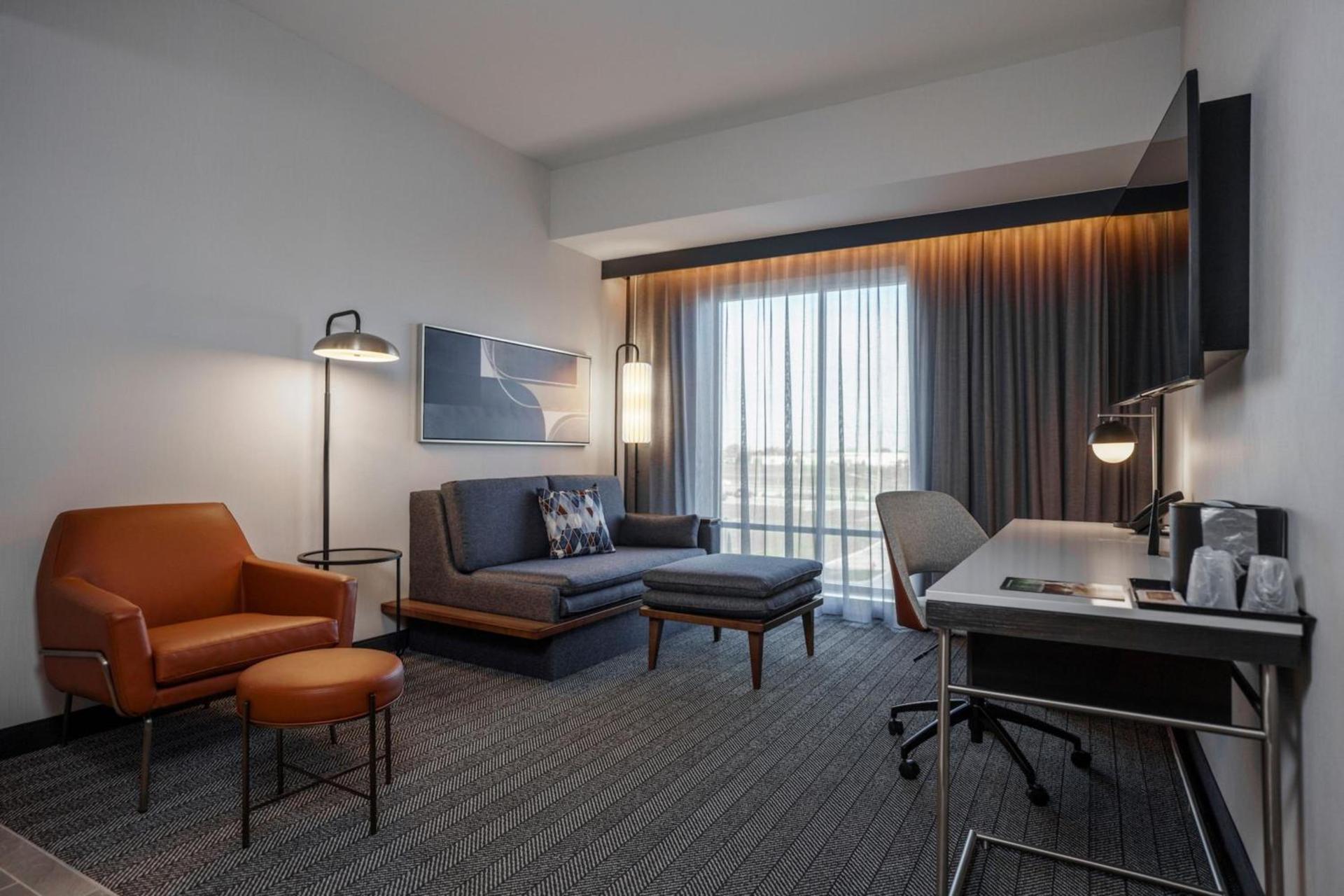 Courtyard by Marriott Indianapolis Fishers photo 25