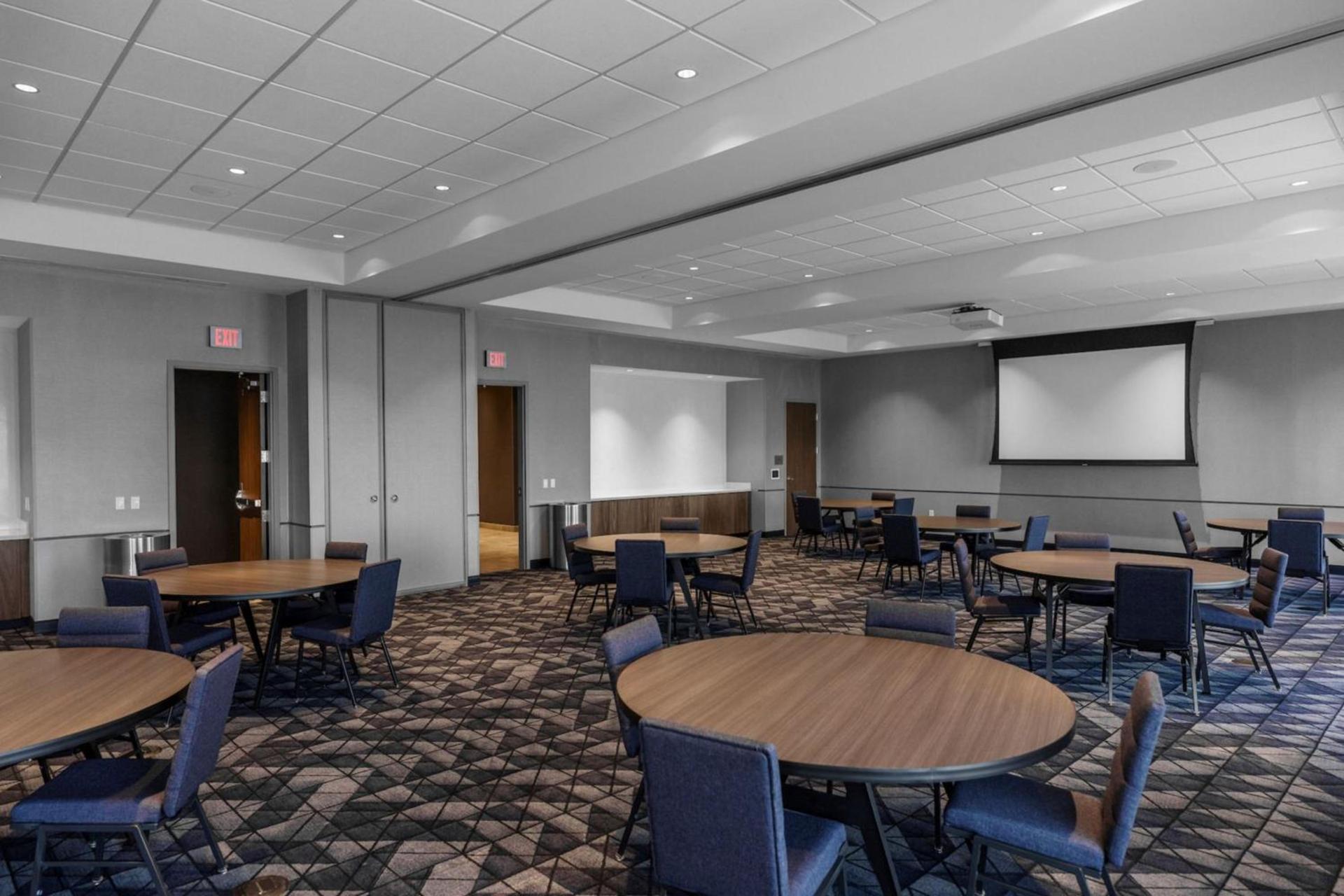 Courtyard by Marriott Indianapolis Fishers photo 47