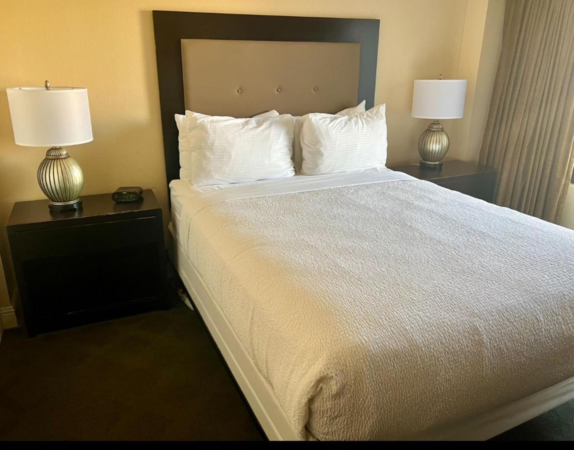 Jockey Resort Suites Center Strip photo 43