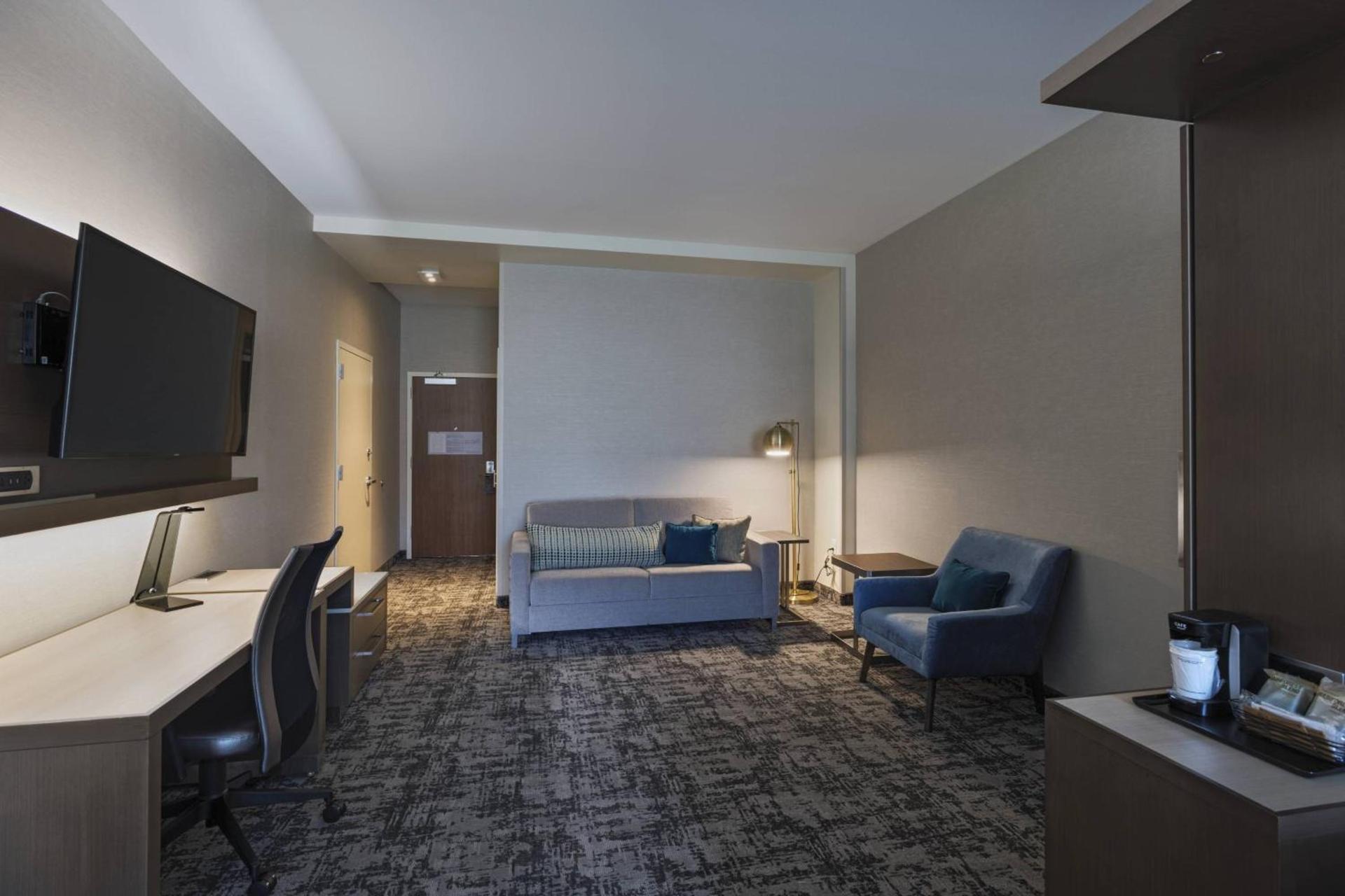 Courtyard St. Louis Brentwood photo 14