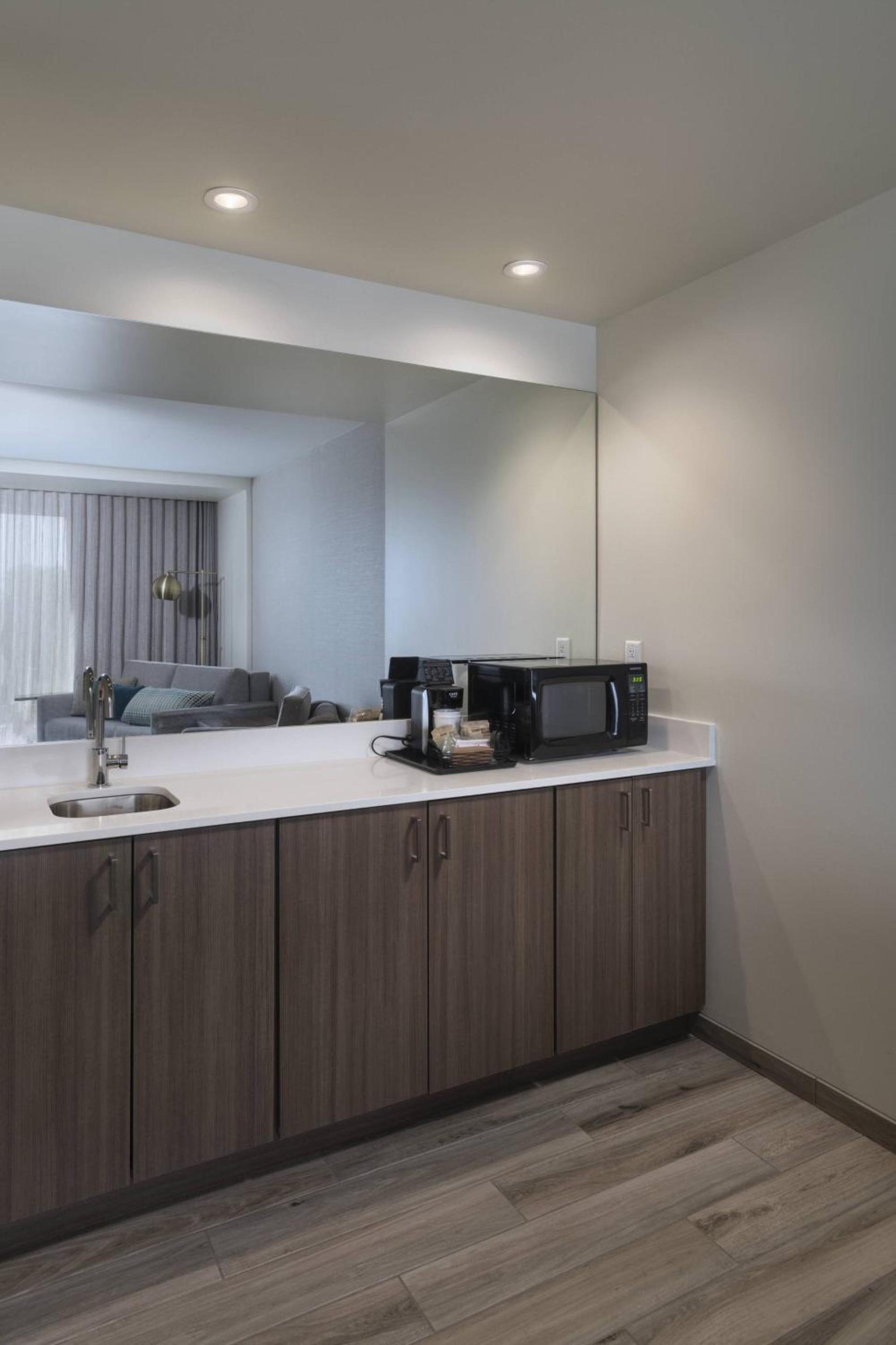 Courtyard St. Louis Brentwood photo 18