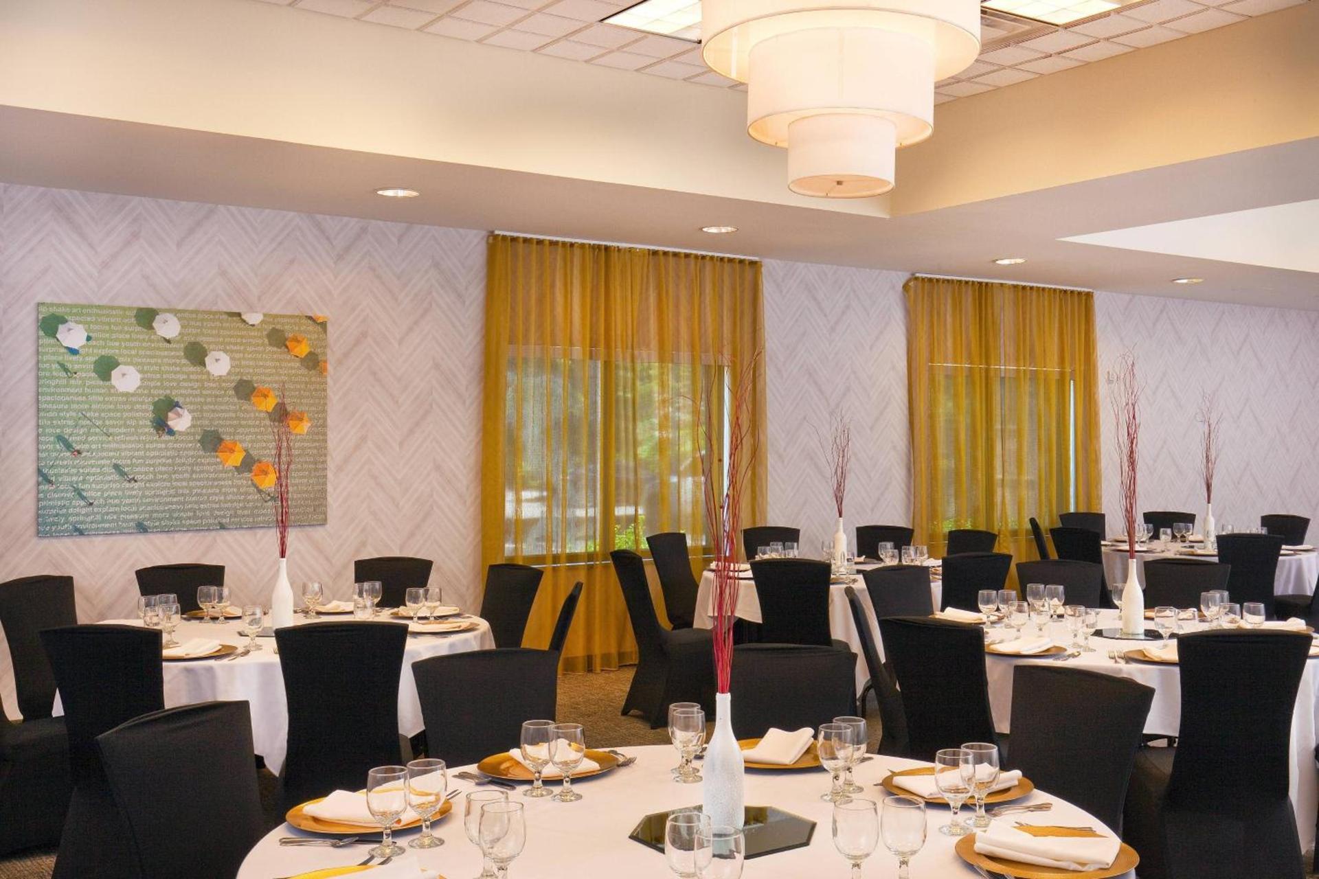 SpringHill Suites Chesapeake Greenbrier photo 21