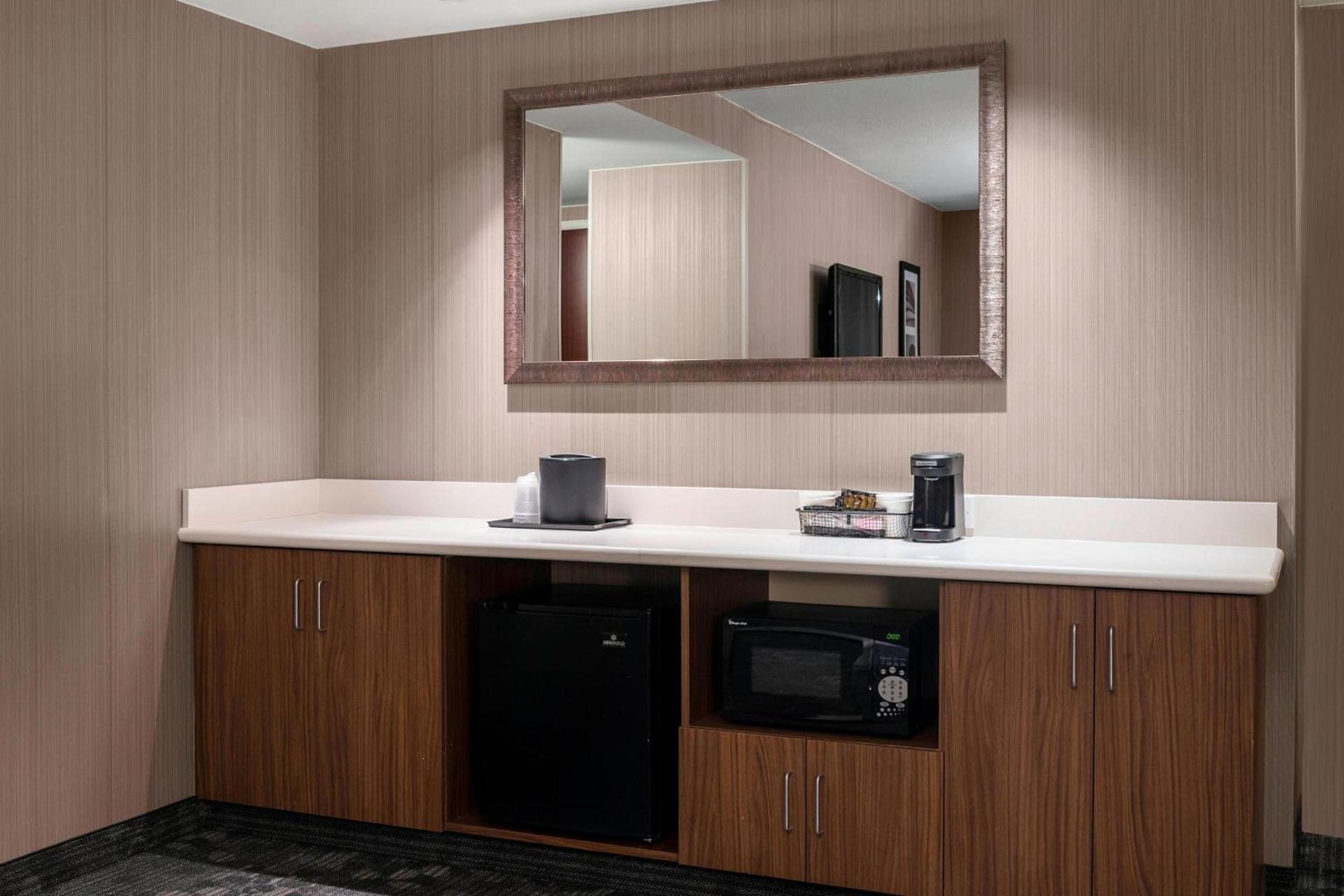 Courtyard by Marriott Seattle Federal Way photo 12