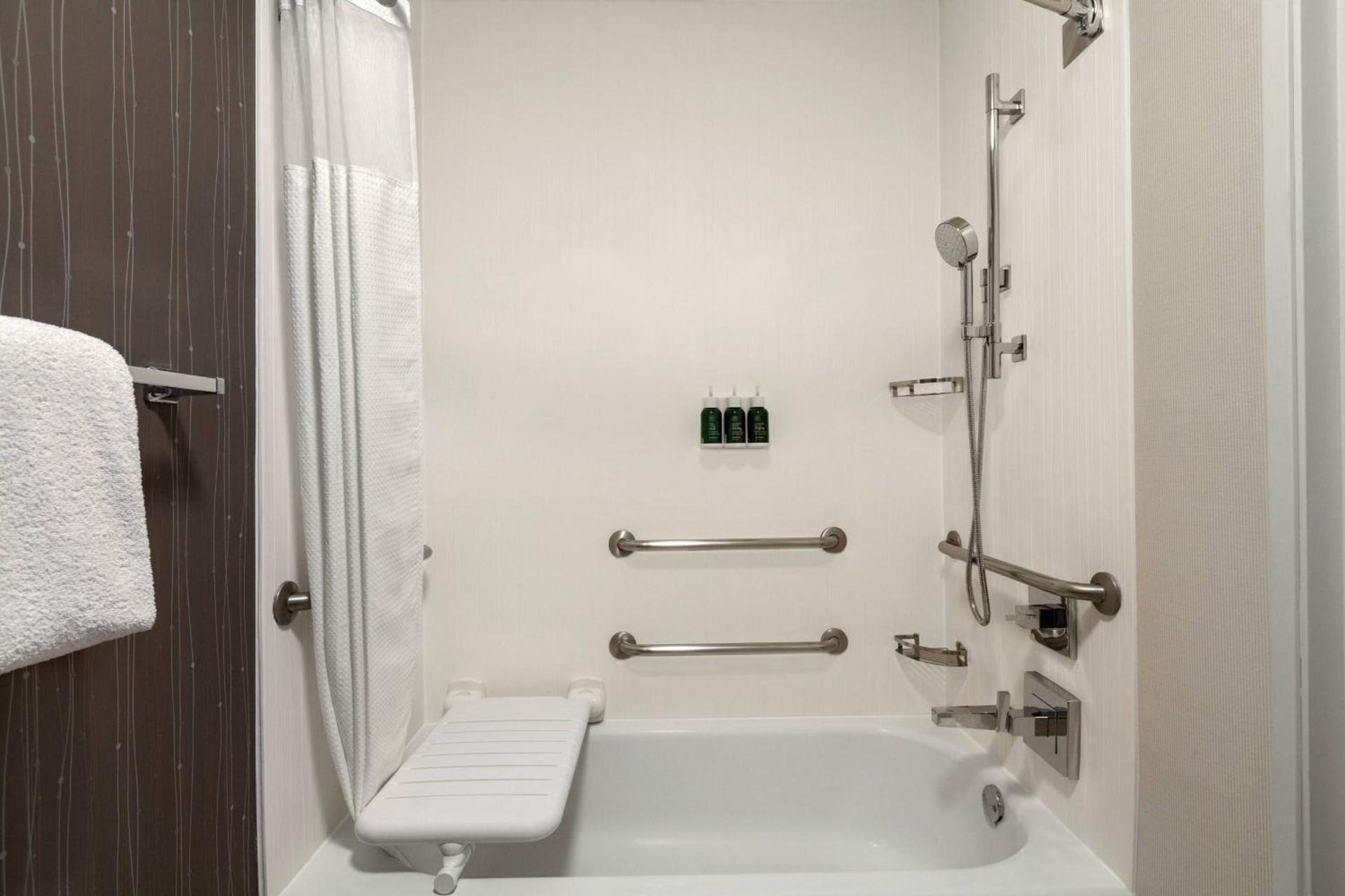 Courtyard By Marriott Salinas Monterey photo 18