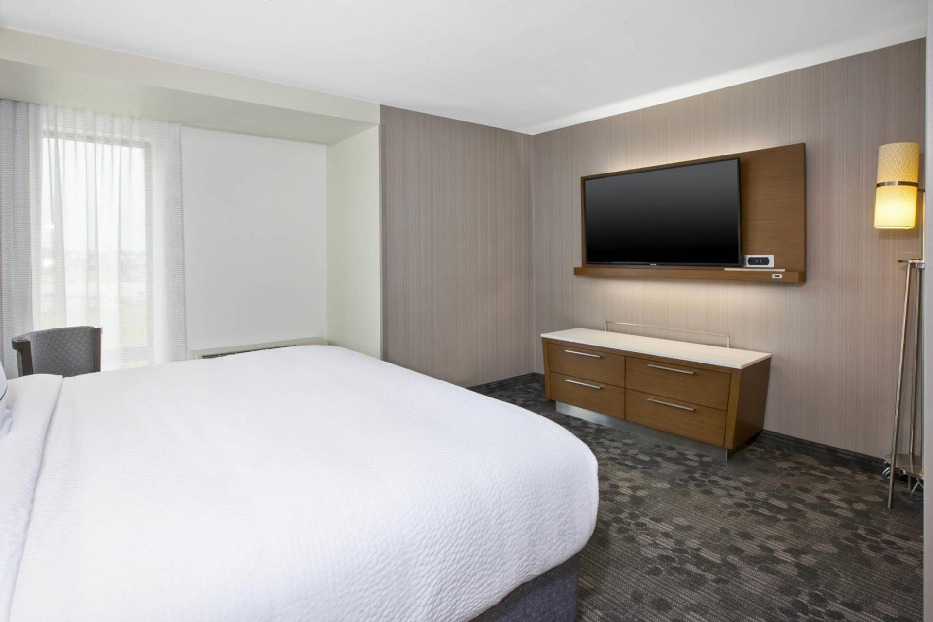 Courtyard by Marriott St. Joseph-Benton Harbor photo 20