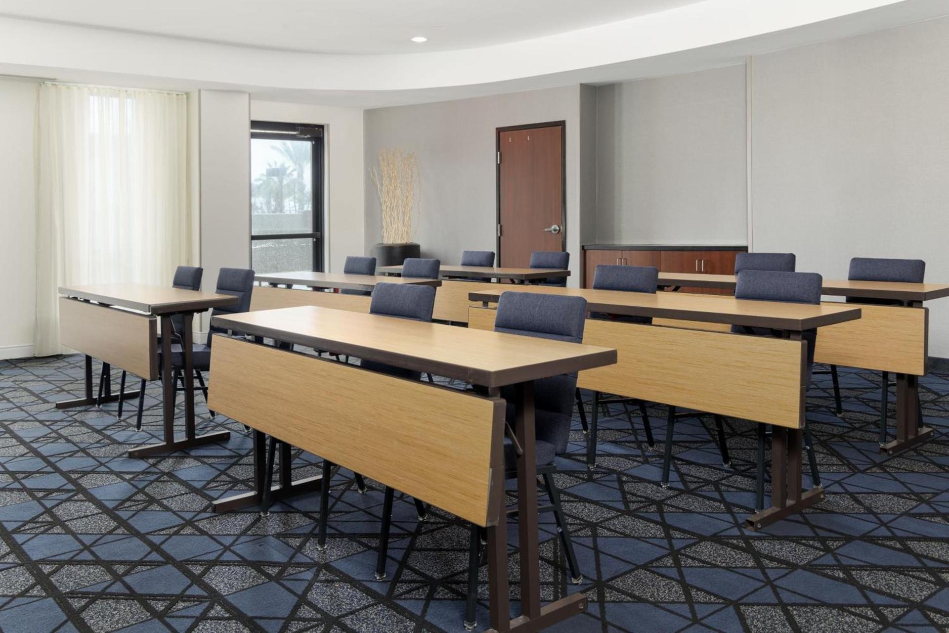 Courtyard by Marriott Ontario Rancho Cucamonga photo 43