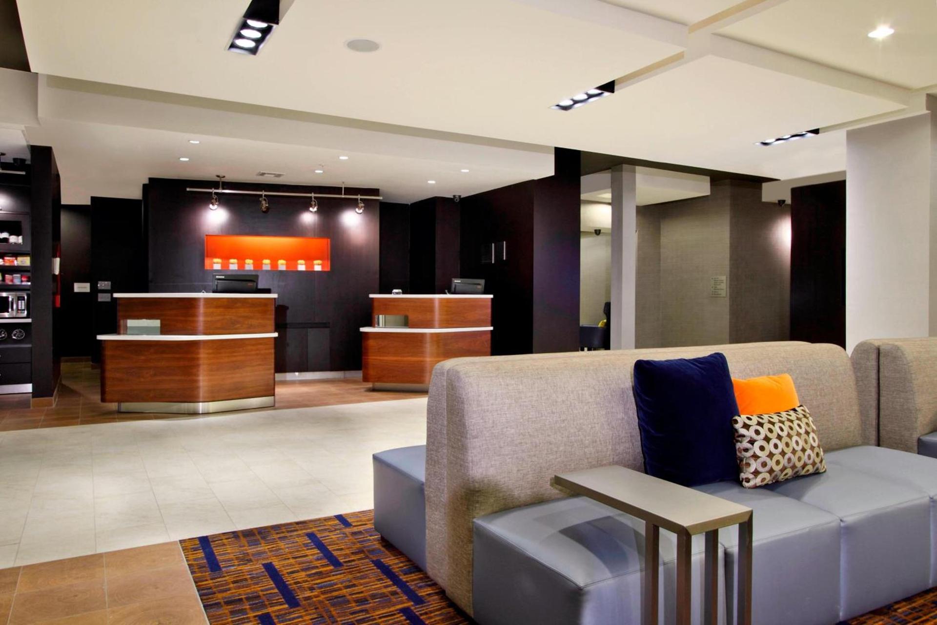 Courtyard by Marriott Victoria photo 3