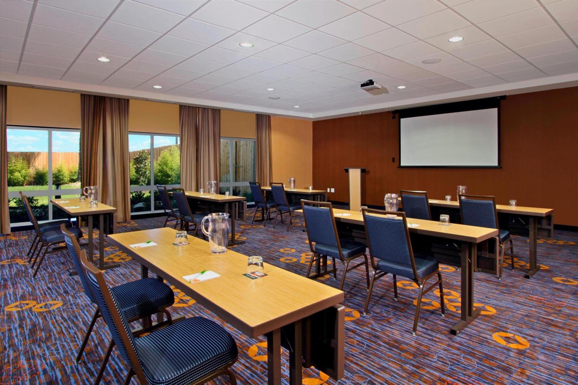 Courtyard by Marriott Victoria photo 30
