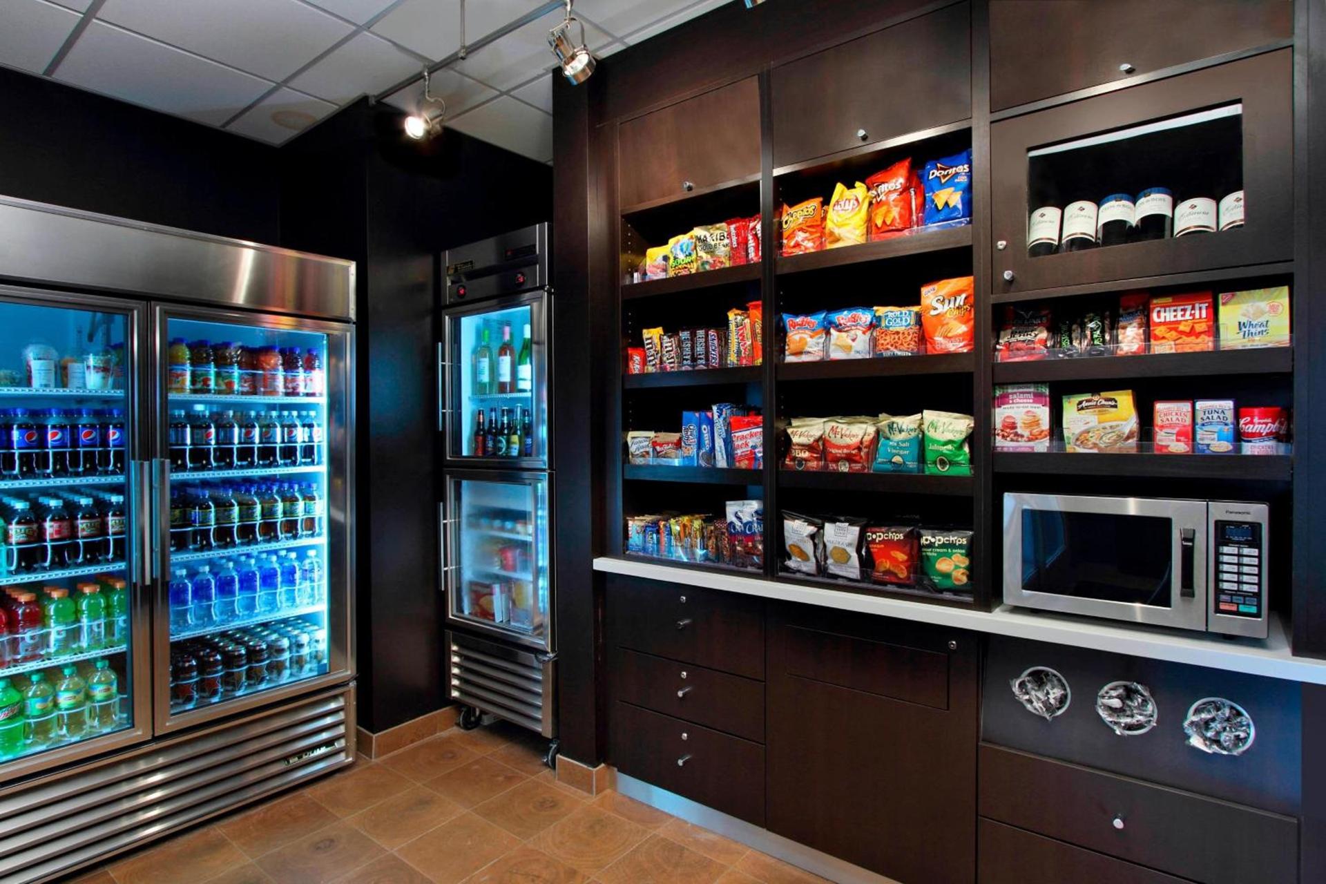Courtyard by Marriott Victoria photo 18