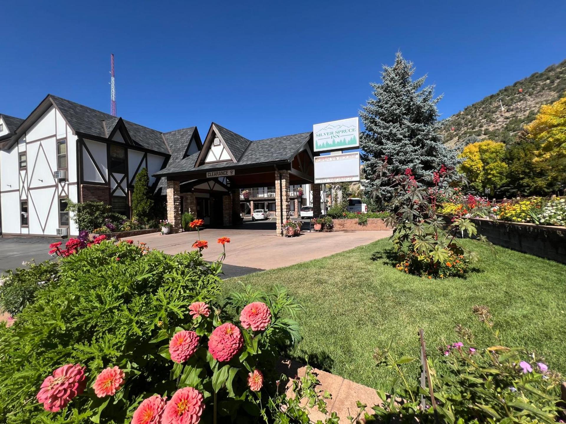 Silver Spruce Inn — hotel in Glenwood Springs
