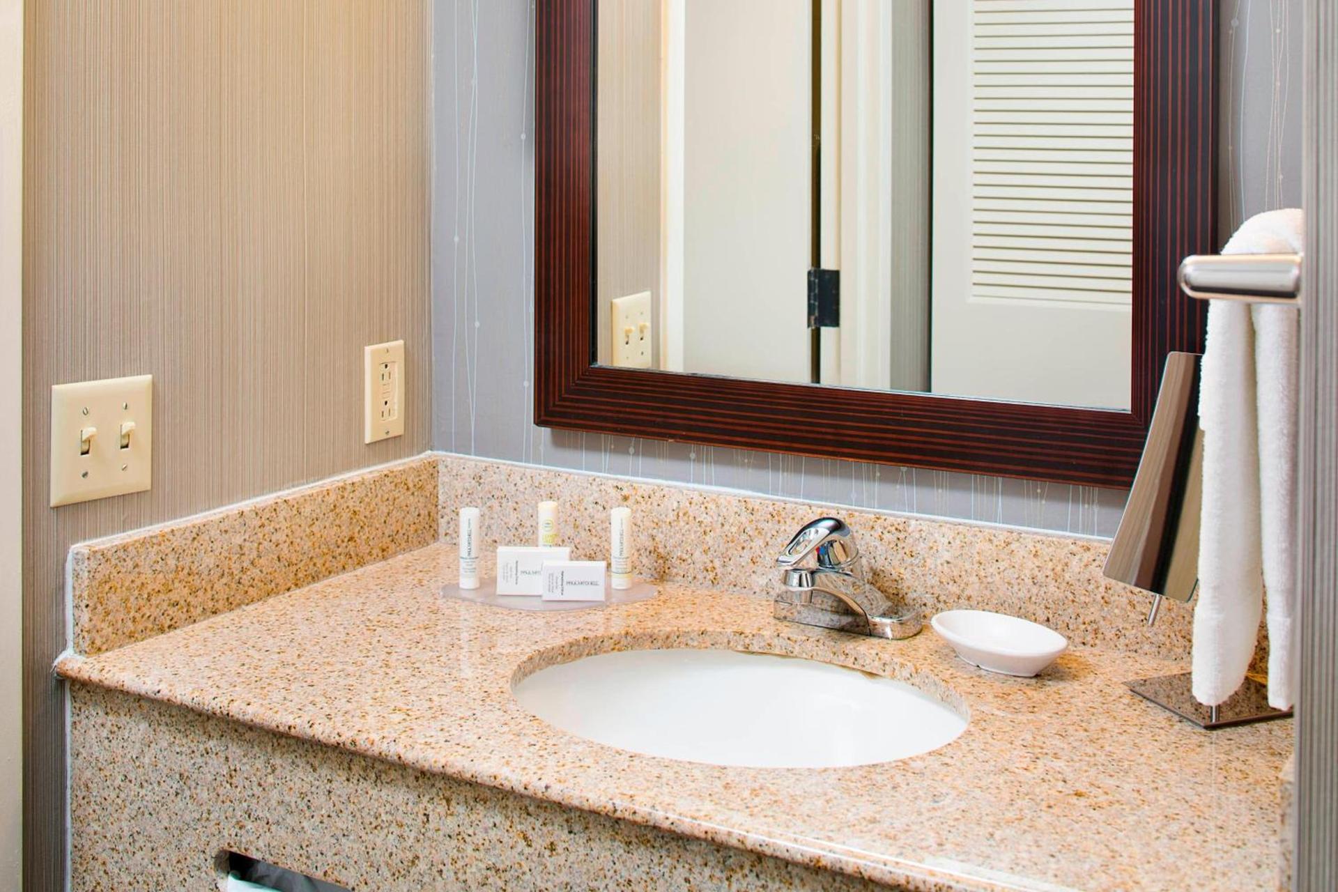 Courtyard by Marriott Ann Arbor photo 9