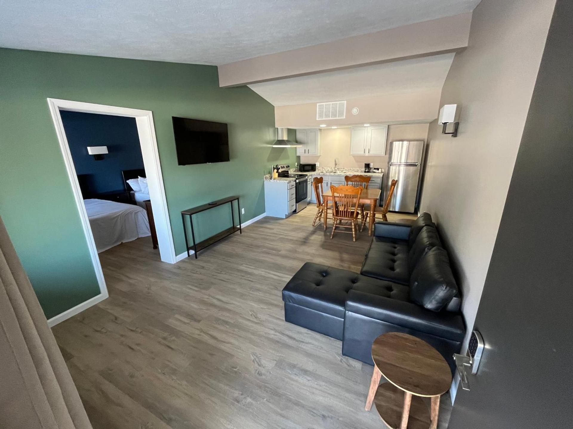 Valley Inn and Suites photo 61