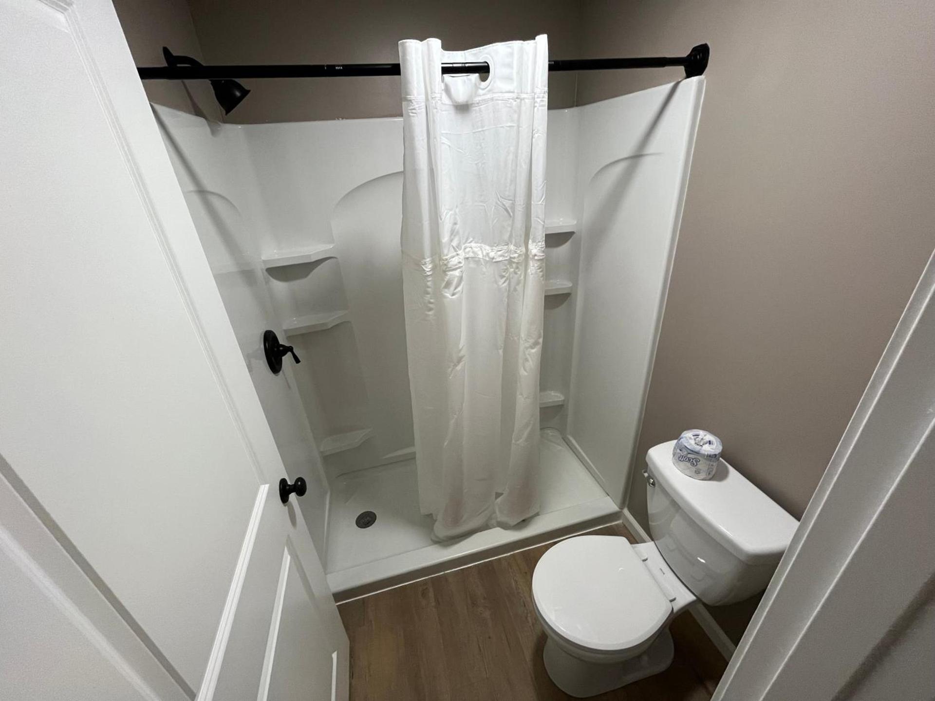 Valley Inn and Suites photo 36
