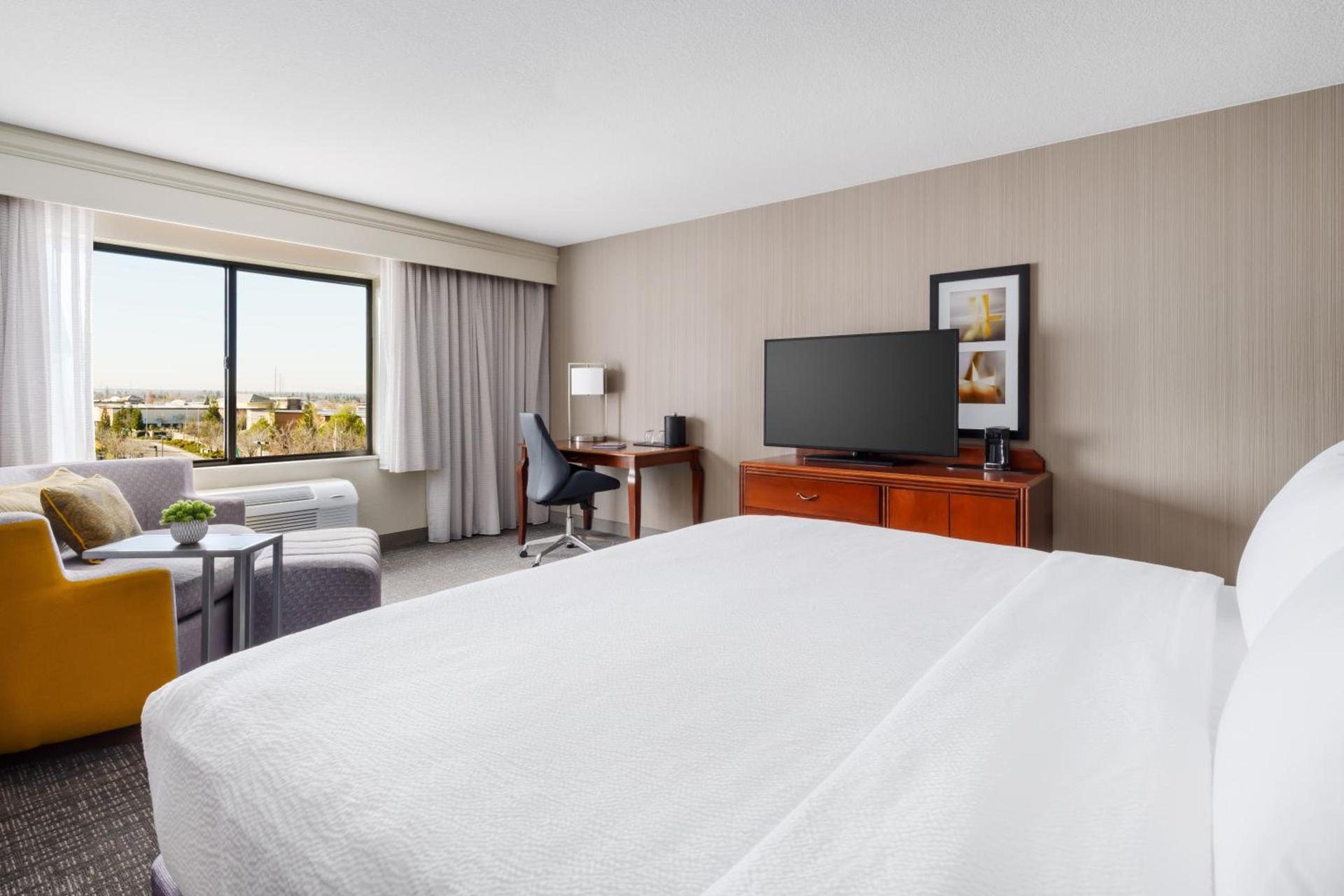 Courtyard by Marriott Roseville Galleria Mall/Creekside Ridge Drive photo 3
