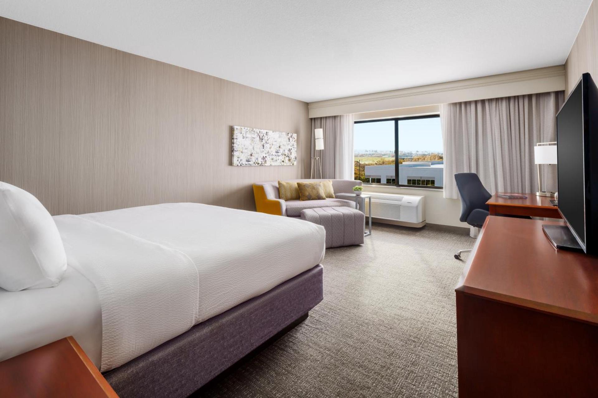 Courtyard by Marriott Roseville Galleria Mall/Creekside Ridge Drive photo 10