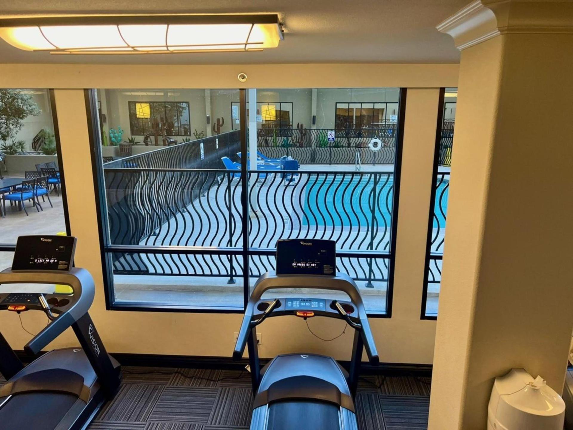 Jockey Resort Suites Center Strip photo 65