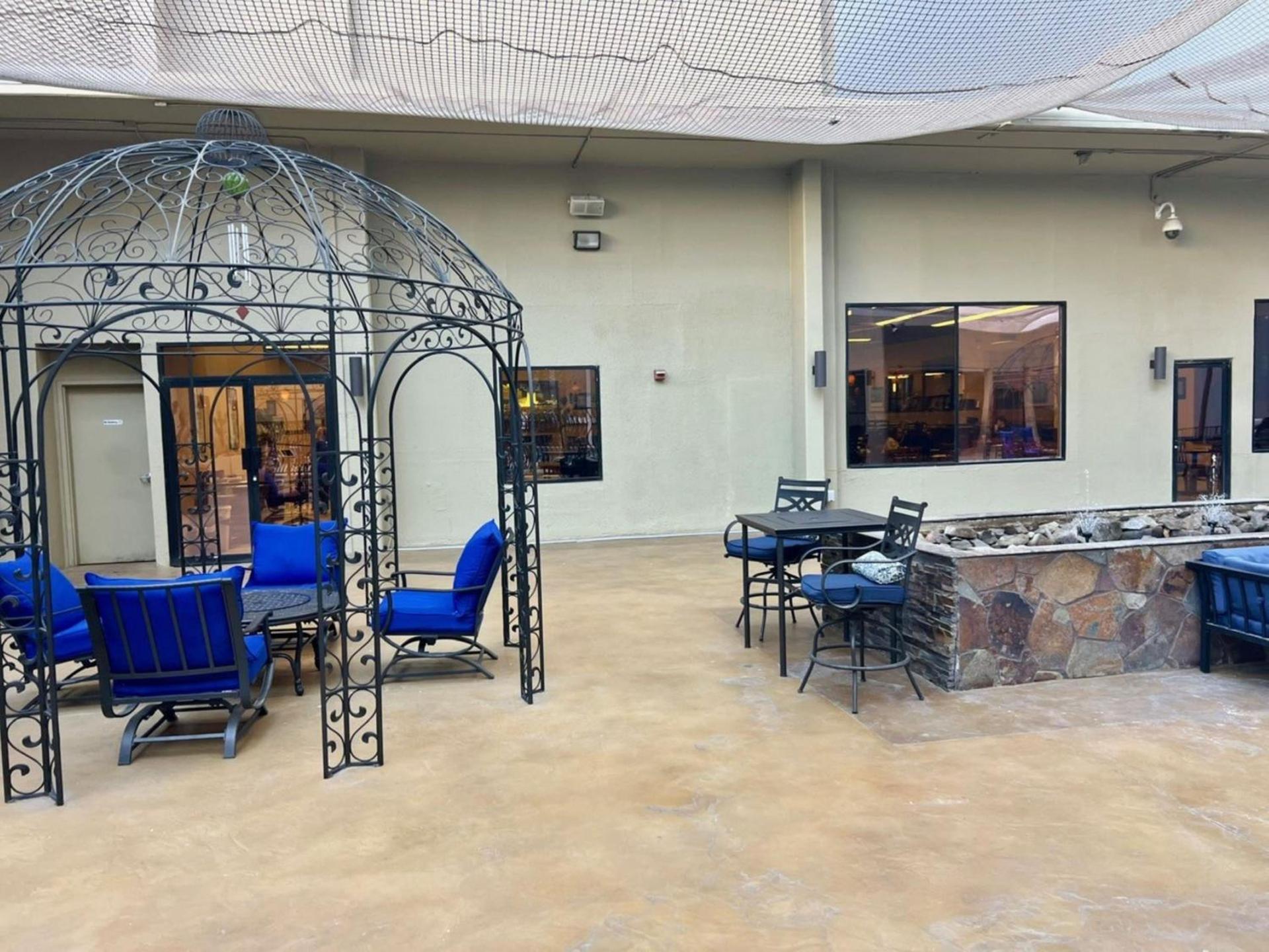 Jockey Resort Suites Center Strip photo 83
