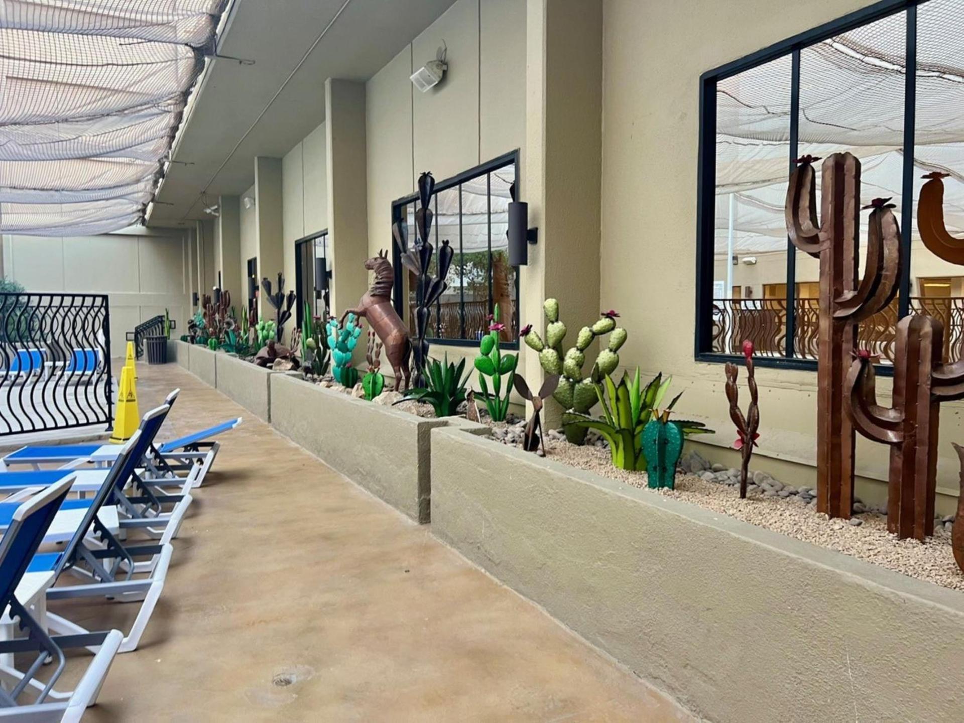 Jockey Resort Suites Center Strip photo 80