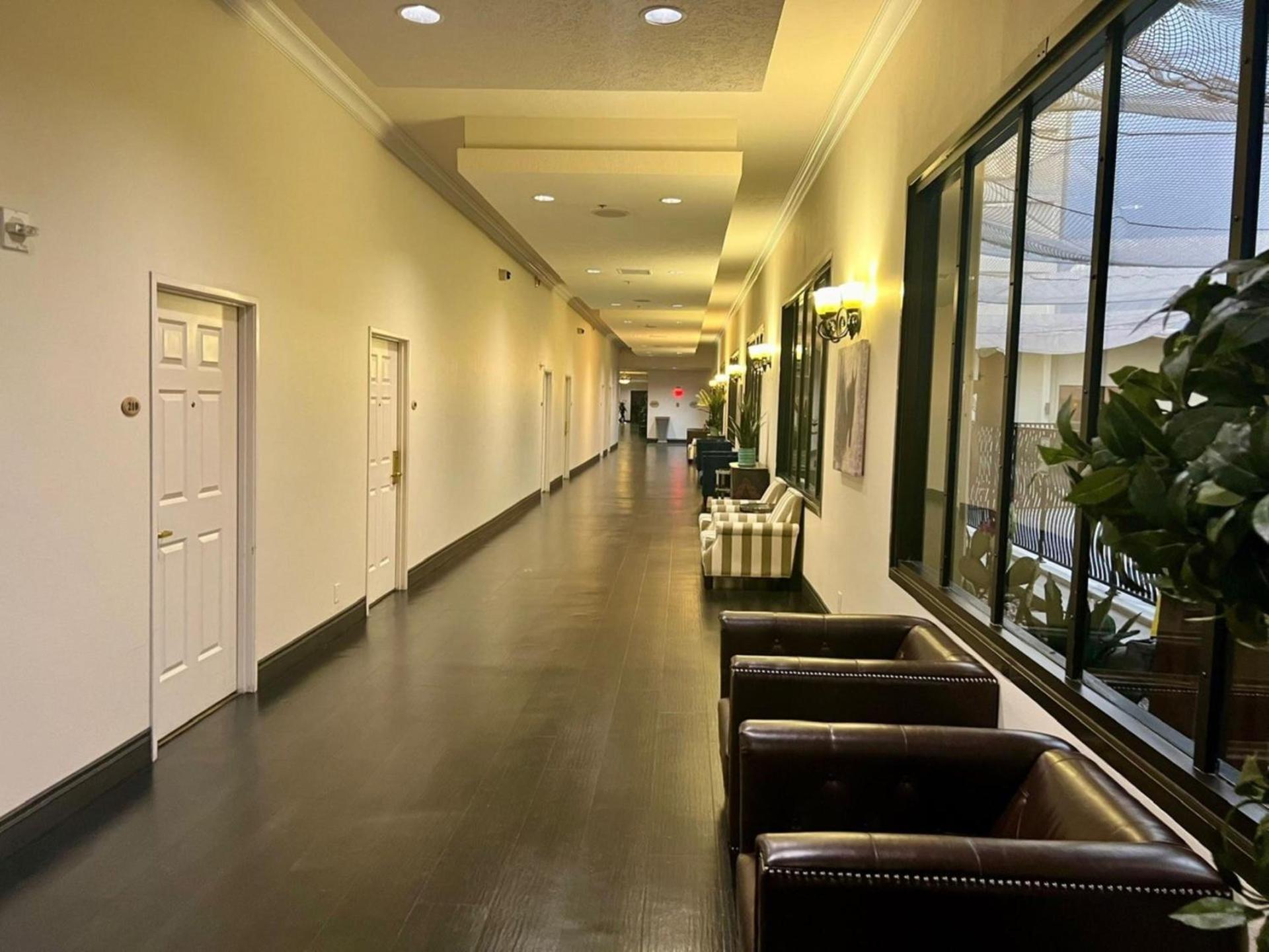 Jockey Resort Suites Center Strip photo 95