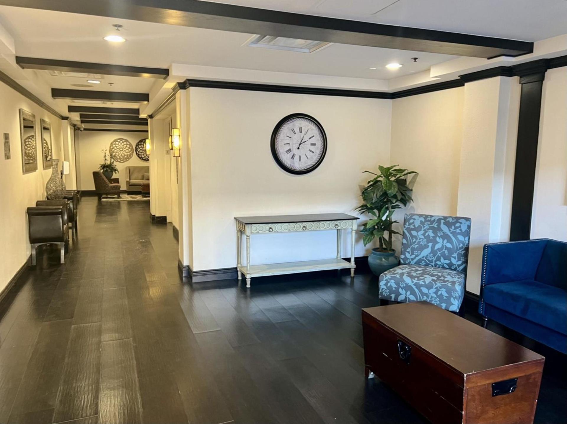 Jockey Resort Suites Center Strip photo 96