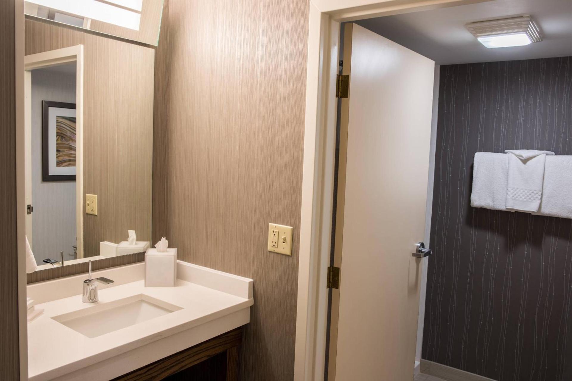 Courtyard by Marriott Norwich photo 9