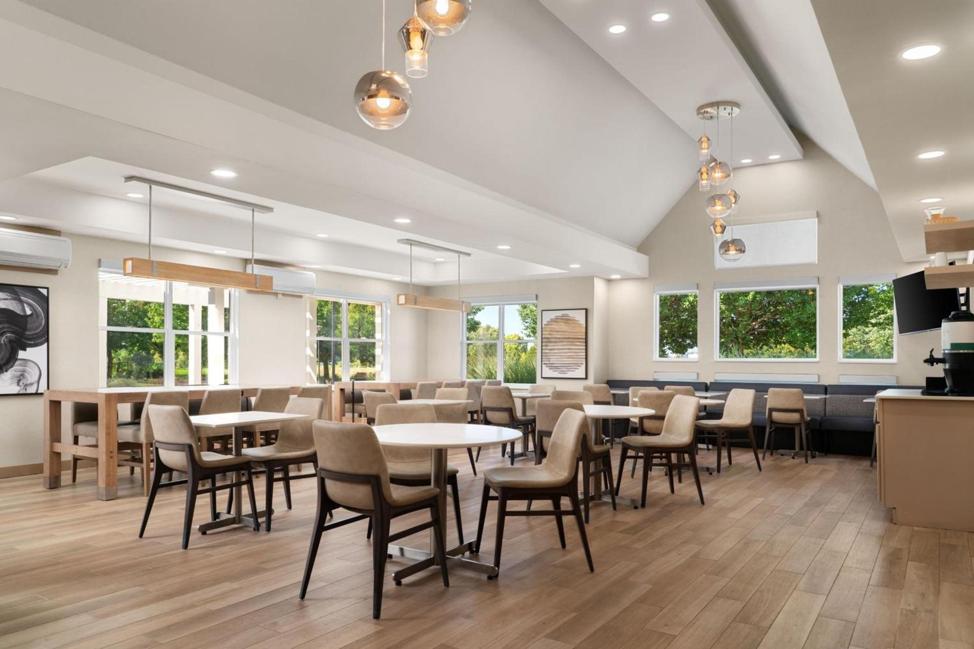 Residence Inn by Marriott Holland photo 23