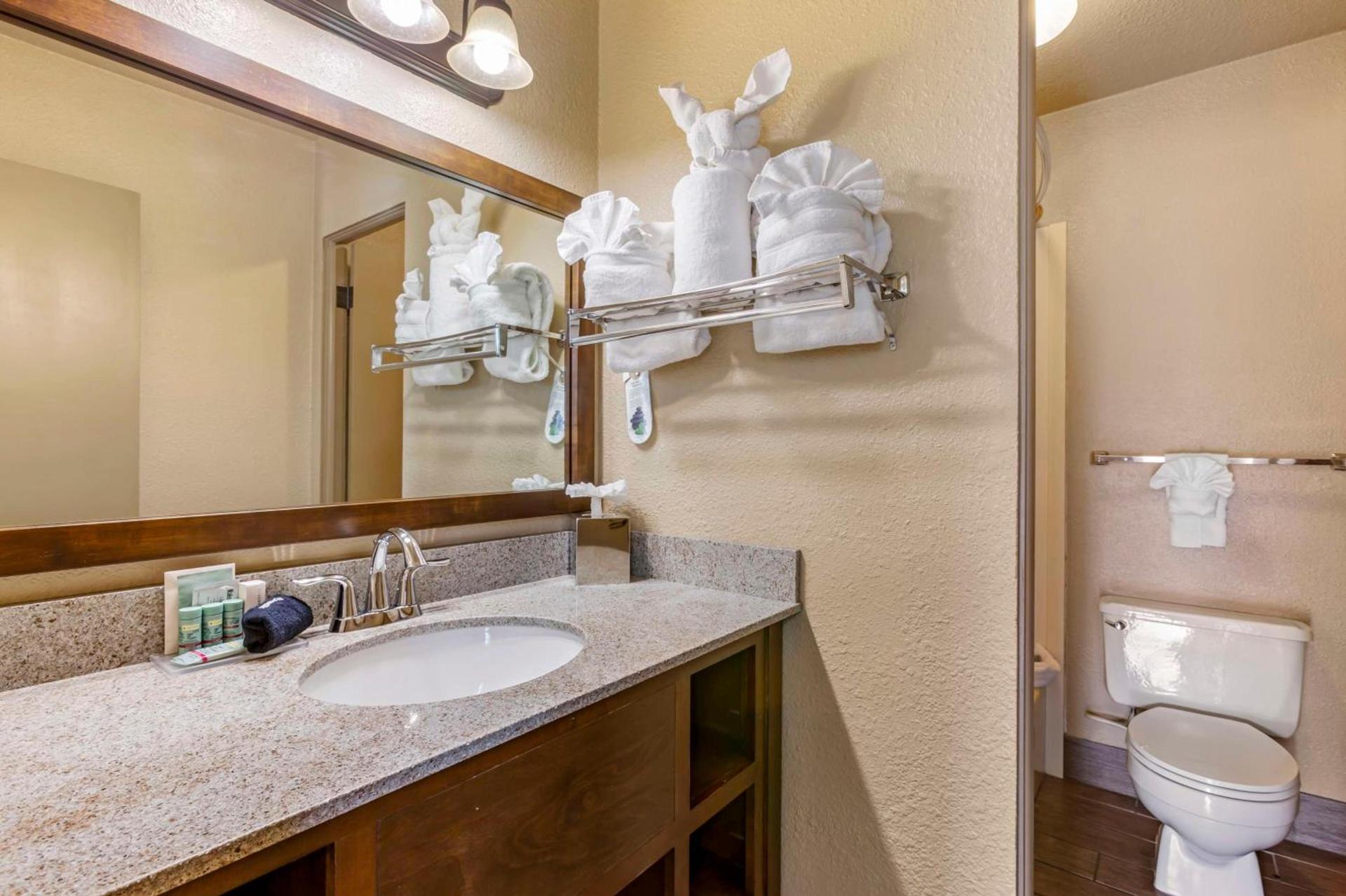 Best Western Sunset Inn photo 56