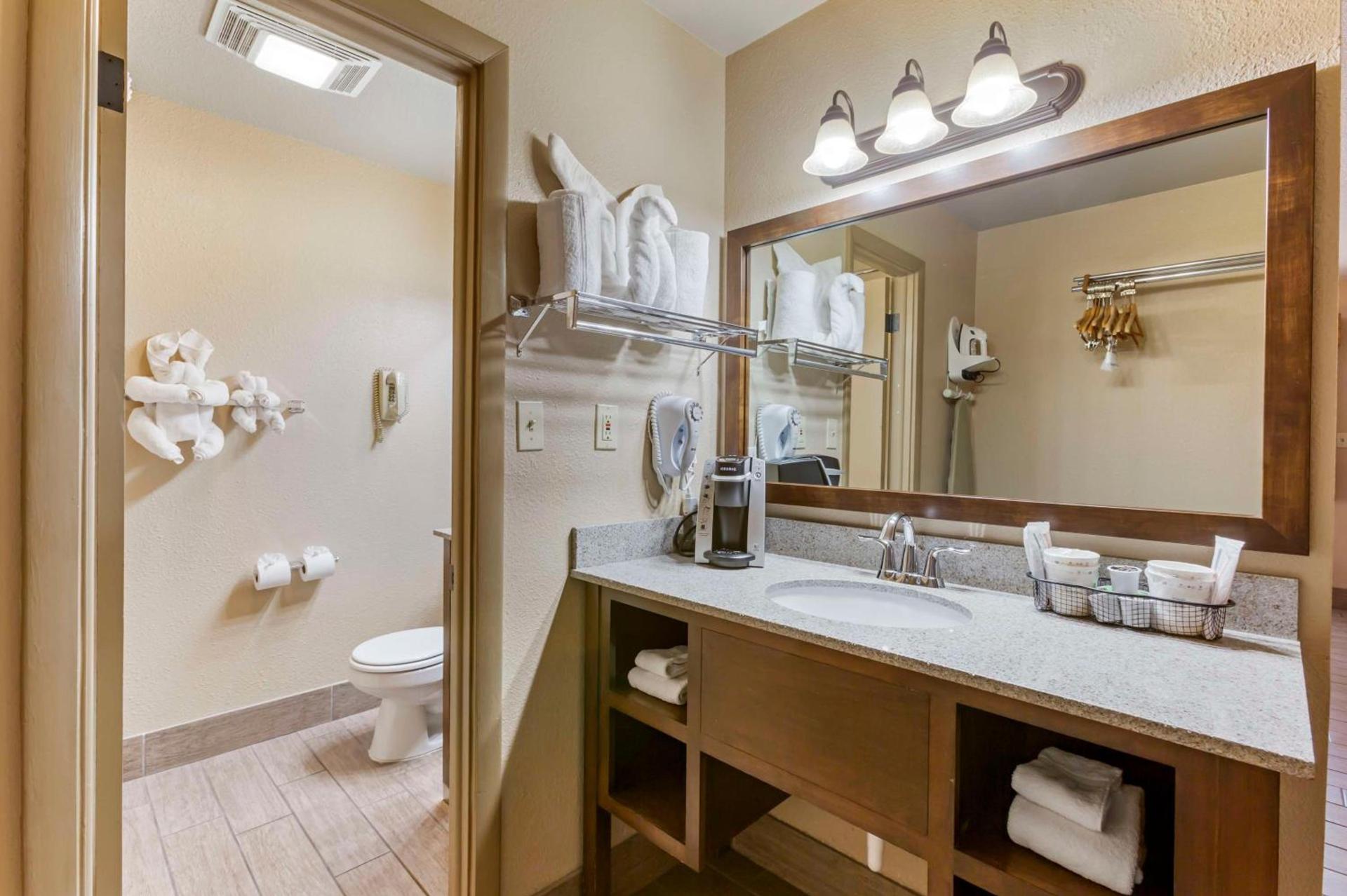 Best Western Sunset Inn photo 60