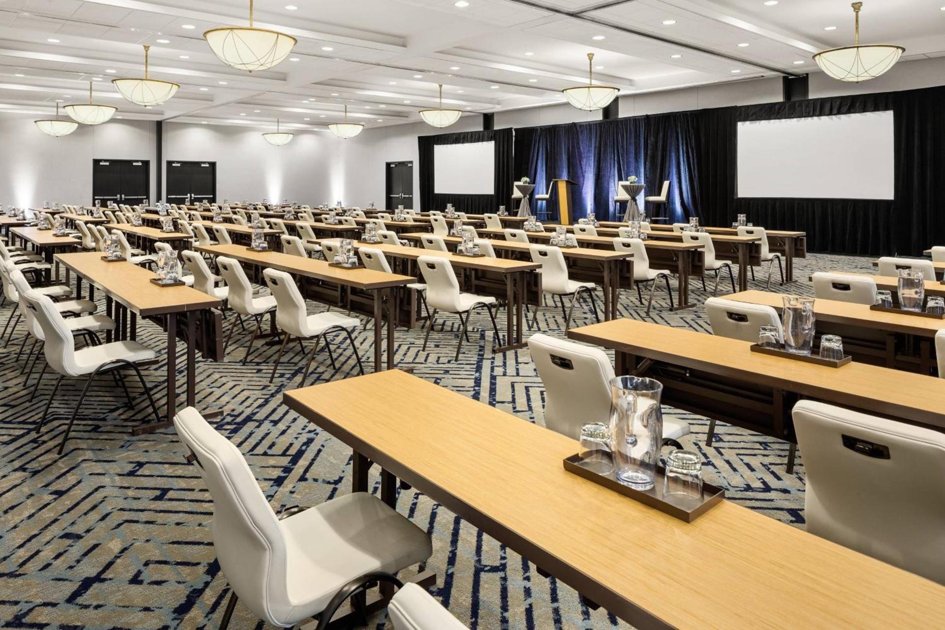 Courtyard by Marriott Minneapolis Downtown photo 60