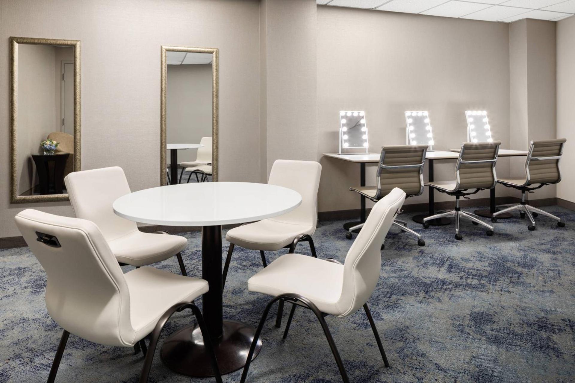 Courtyard by Marriott Minneapolis Downtown photo 70