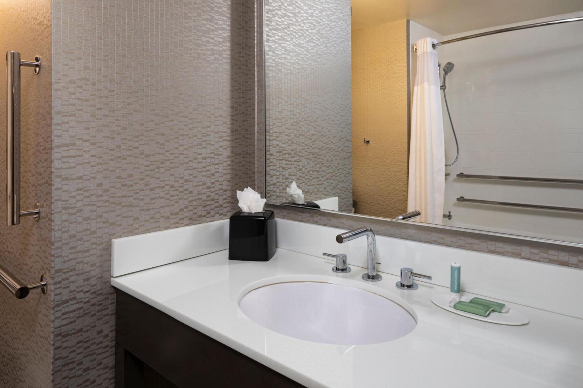 Courtyard by Marriott Minneapolis Downtown photo 27