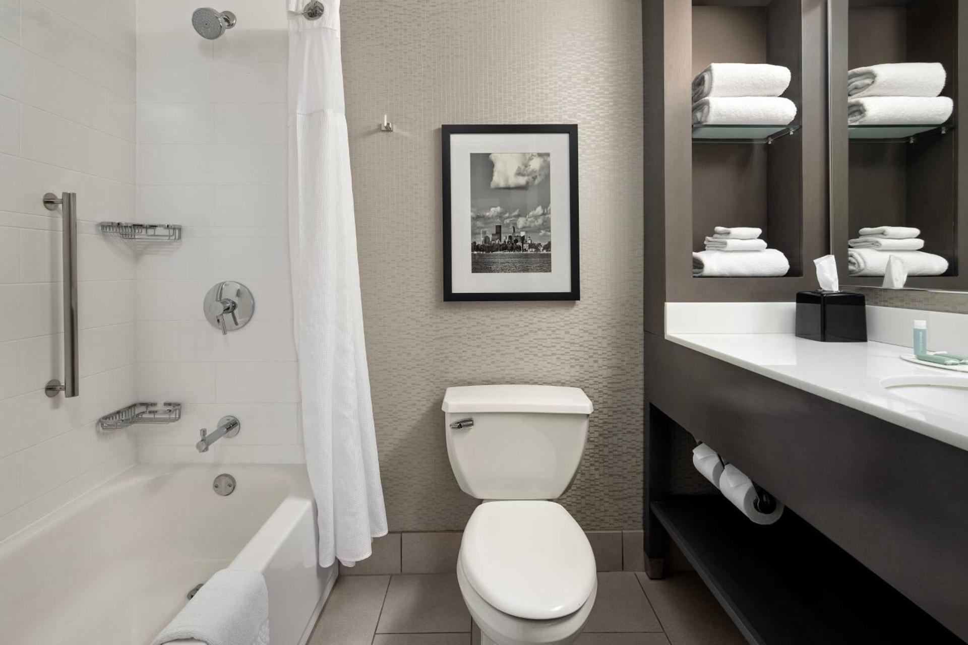 Courtyard by Marriott Minneapolis Downtown photo 34