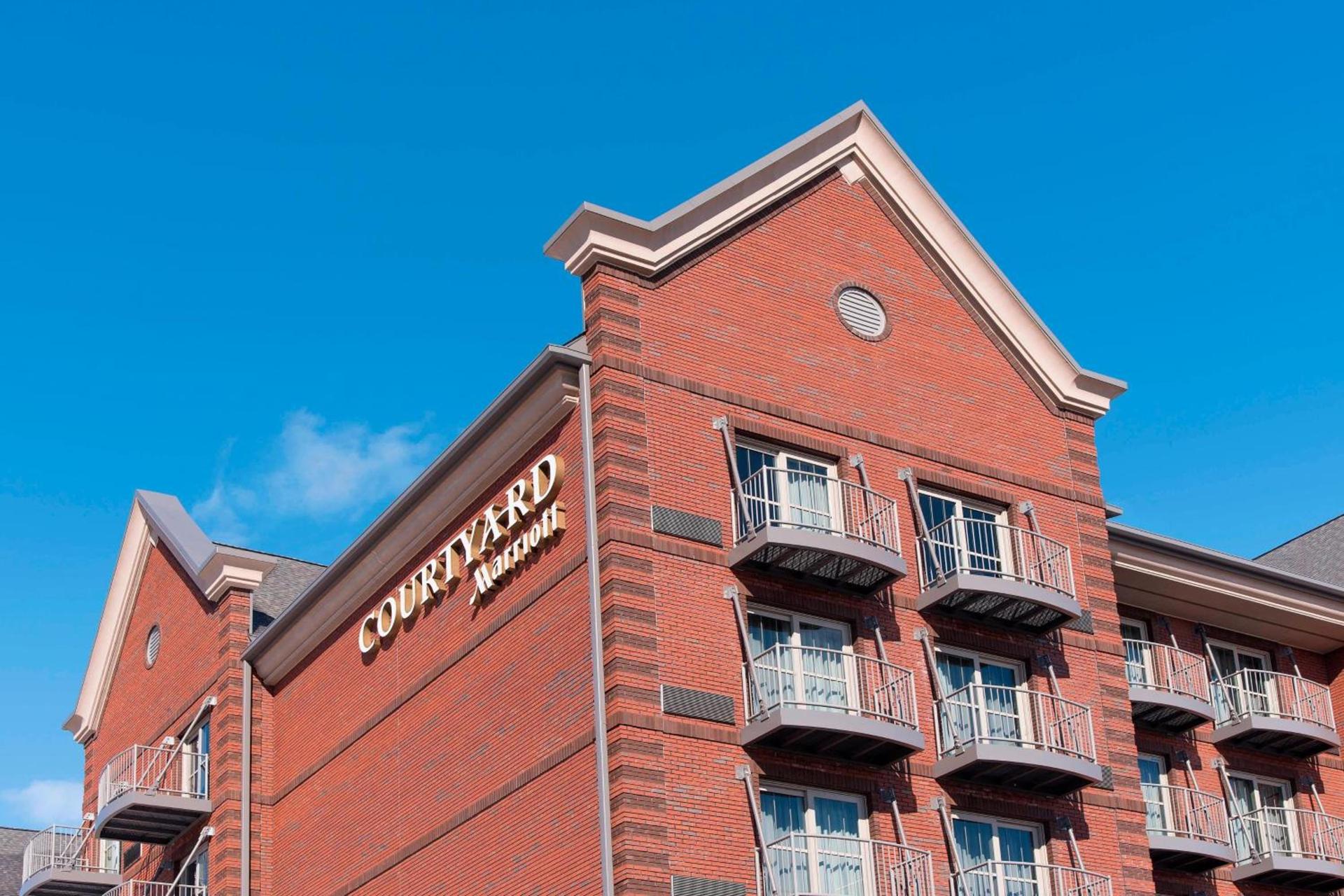 Courtyard by Marriott Holland Downtown photo 1