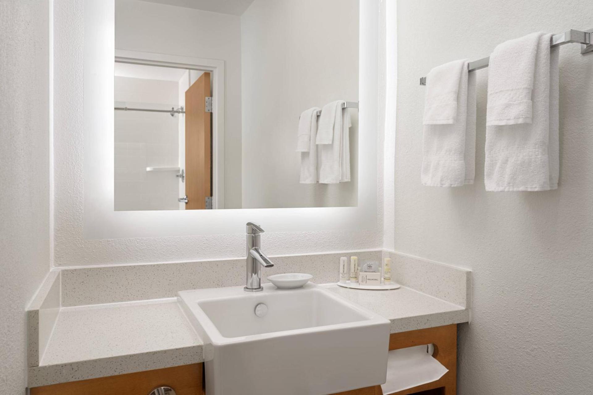 SpringHill Suites Dallas Arlington North photo 6