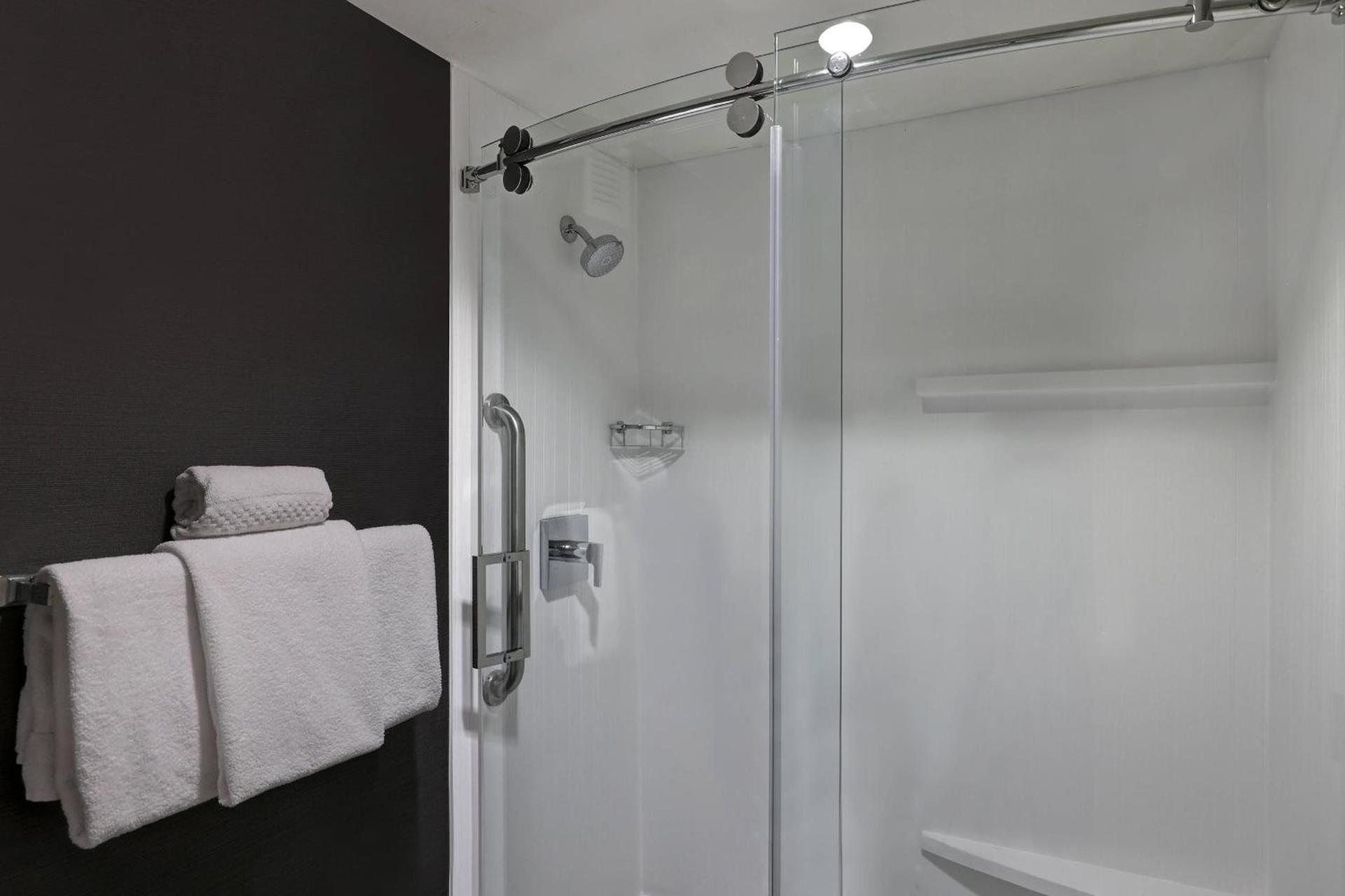 Courtyard by Marriott Portland Southeast/Clackamas photo 20