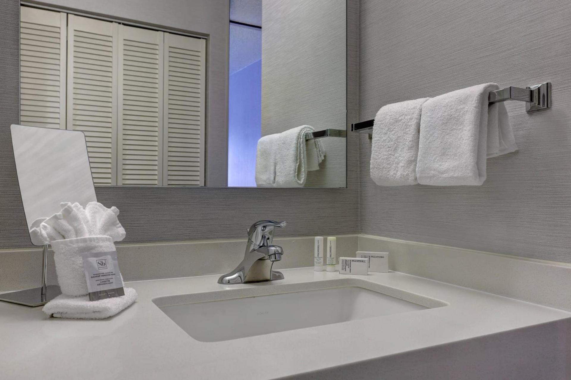 Courtyard by Marriott Portland Southeast/Clackamas photo 21
