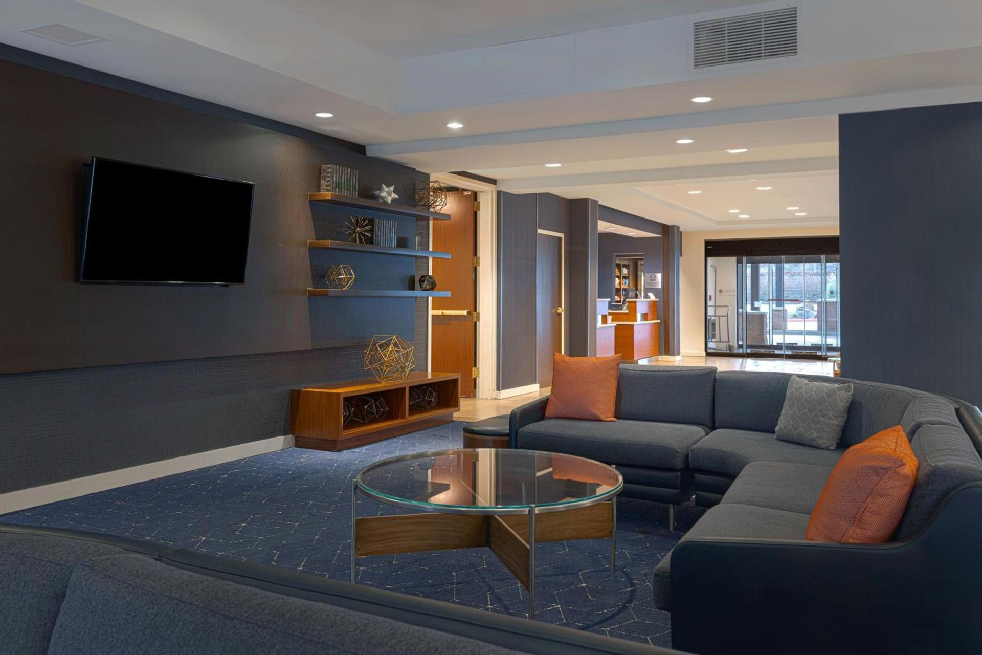 Courtyard by Marriott Portland Southeast/Clackamas photo 5
