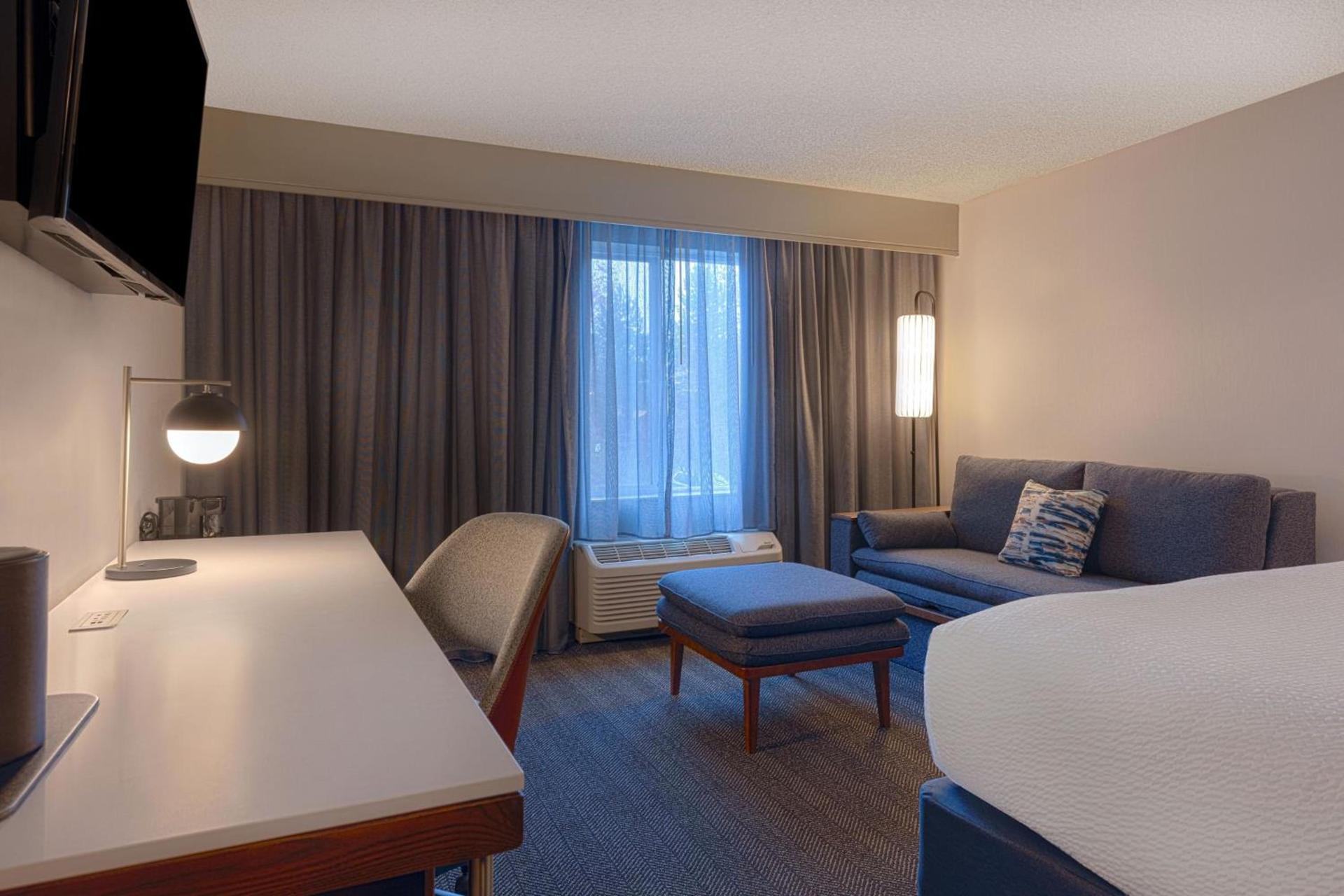 Courtyard by Marriott Portland Southeast/Clackamas photo 11