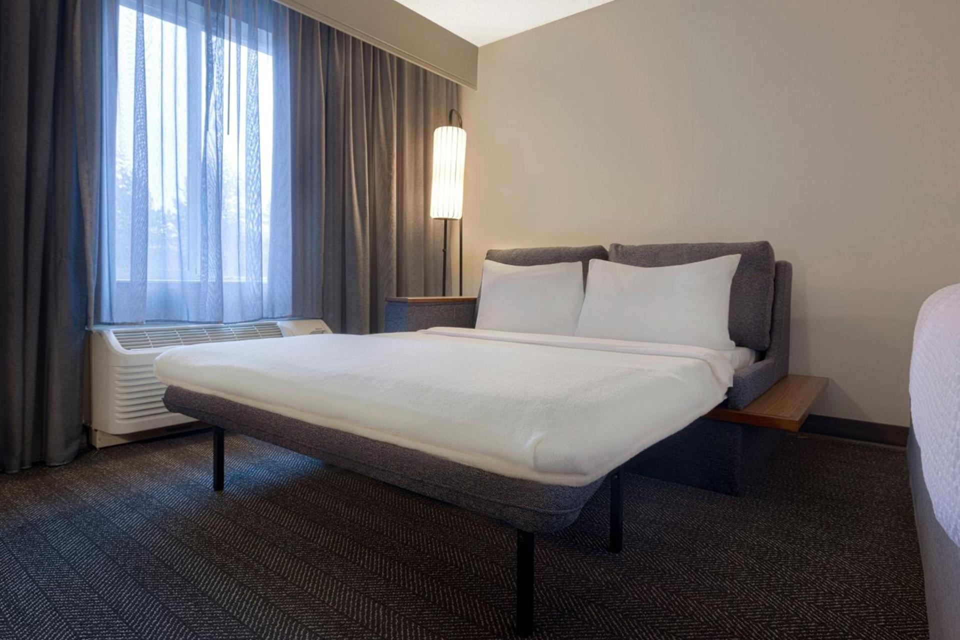 Courtyard by Marriott Portland Southeast/Clackamas photo 14