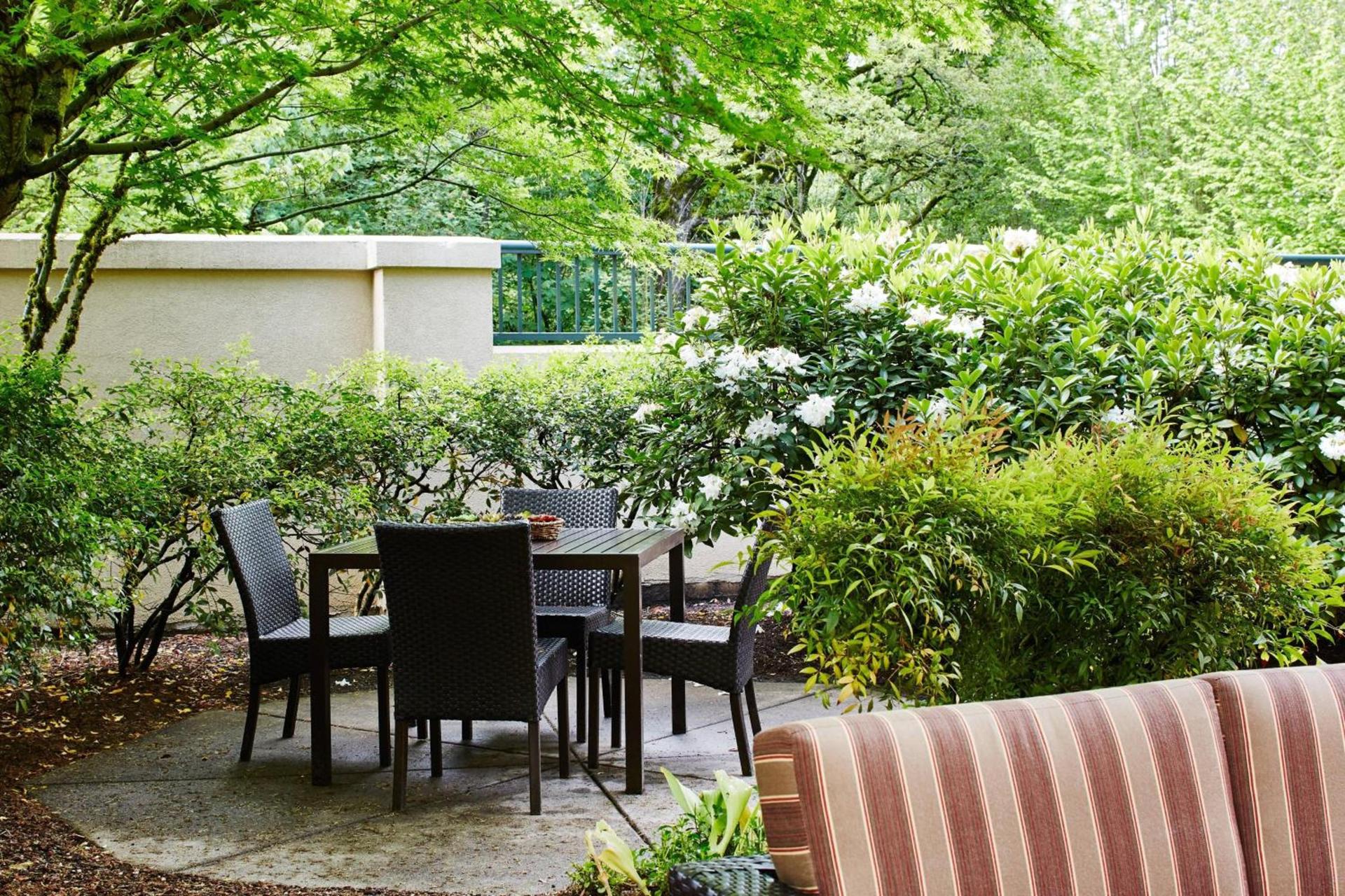 Courtyard by Marriott Portland Southeast/Clackamas photo 8