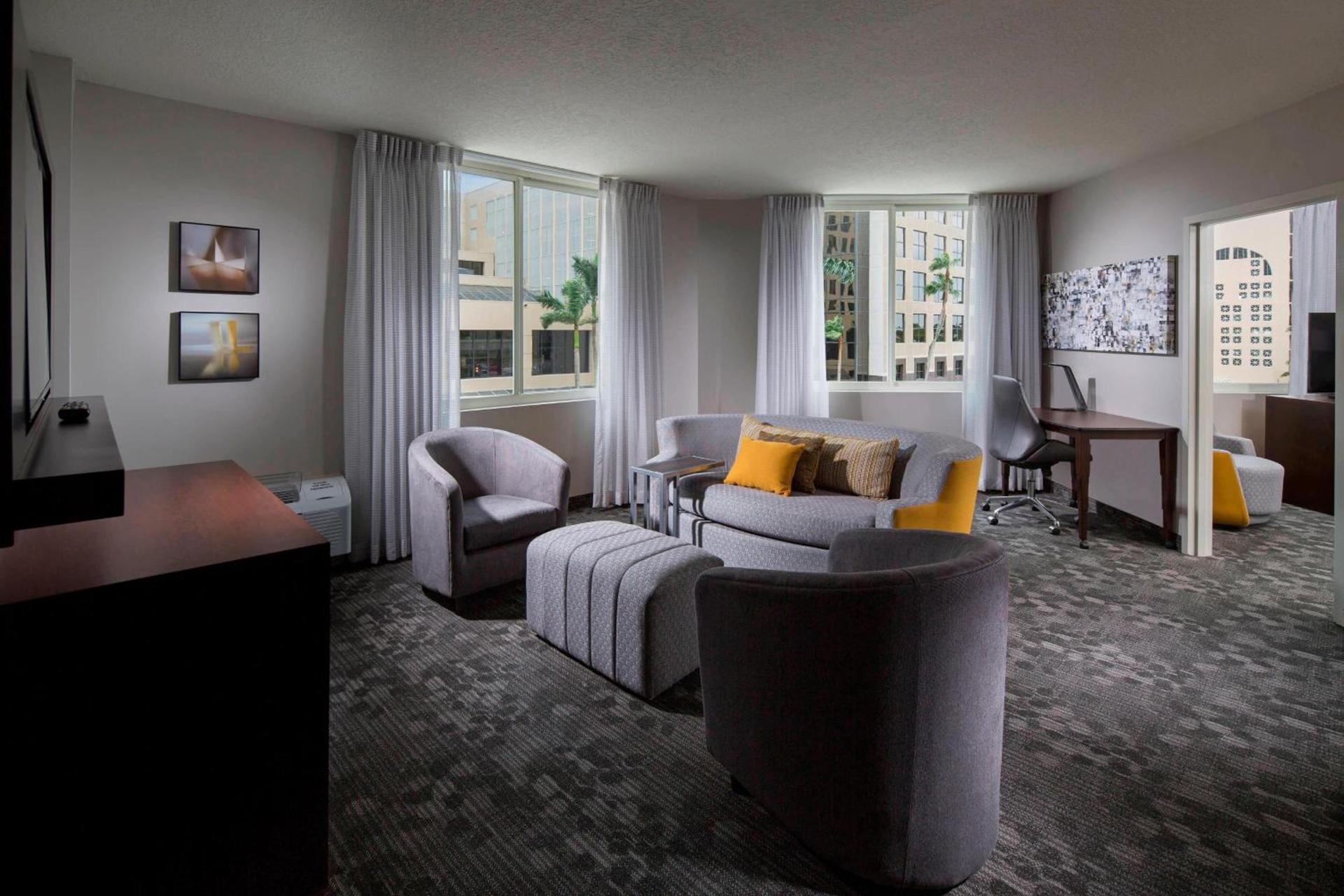 Courtyard Miami Dadeland photo 14